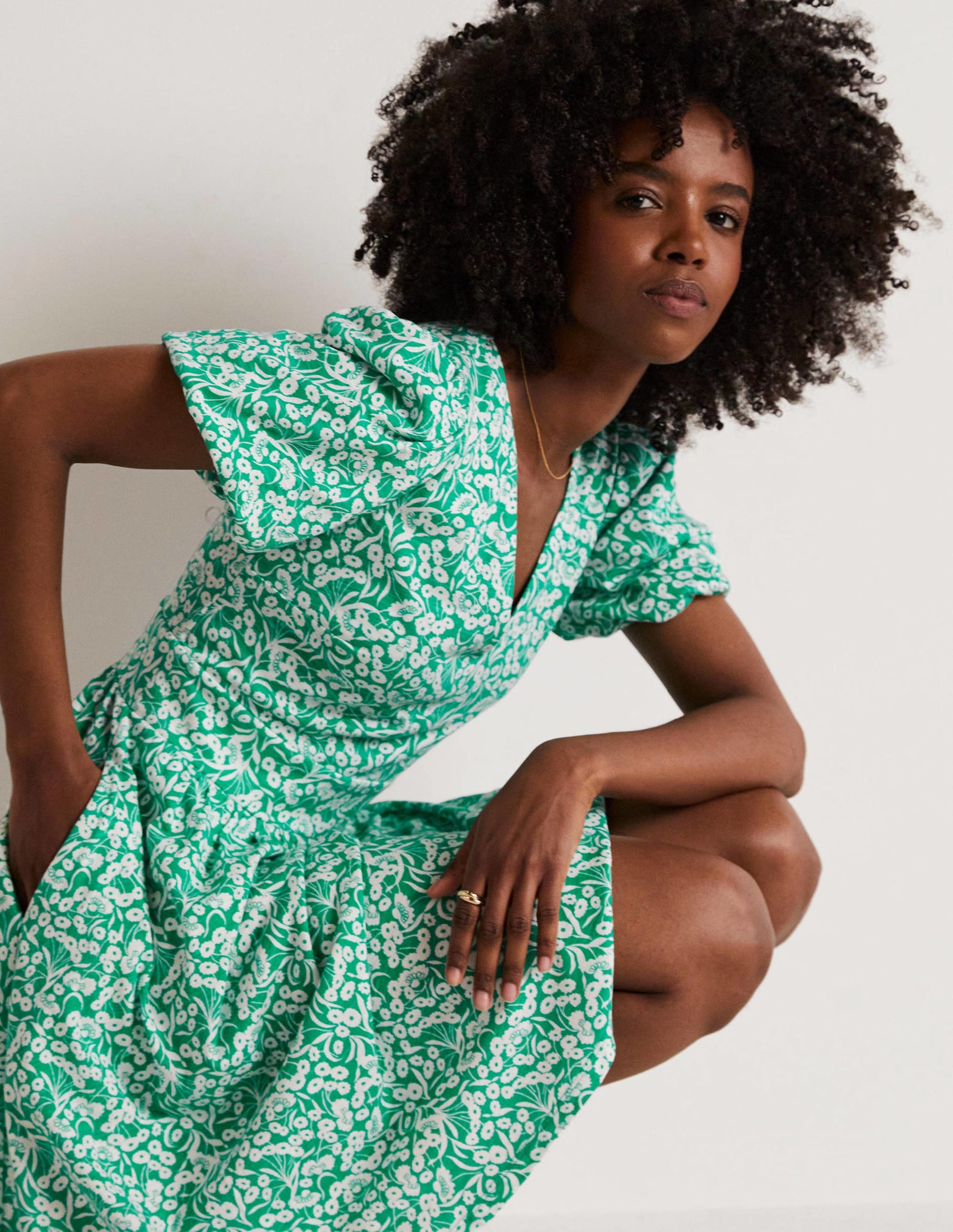 Mini-robe en jersey avec détail à l'arrière-Vert émeraude, motif Floret Bud-10