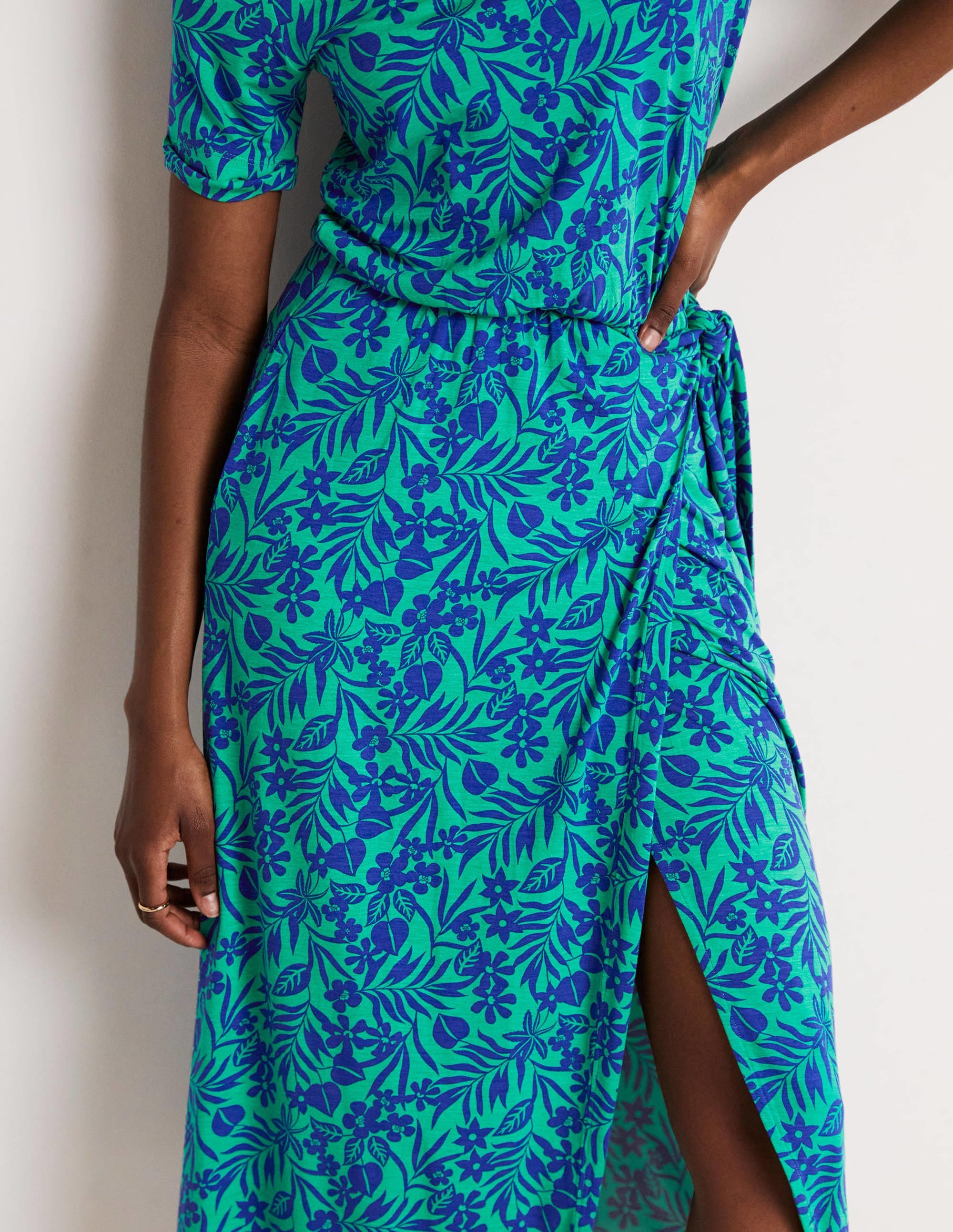 Robe midi Amanda en jersey-Émeraude, motif Tropic Foliage - Image 2