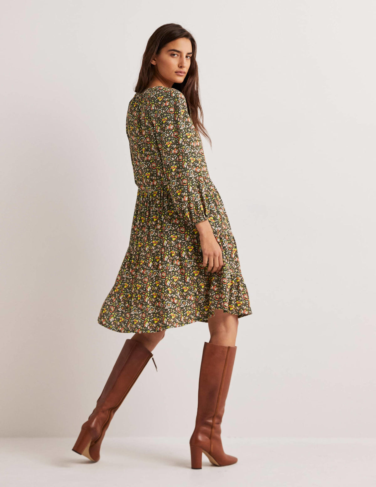 Robe volantée à col cranté-Basilic, motif Botanic Meadow - Image 3