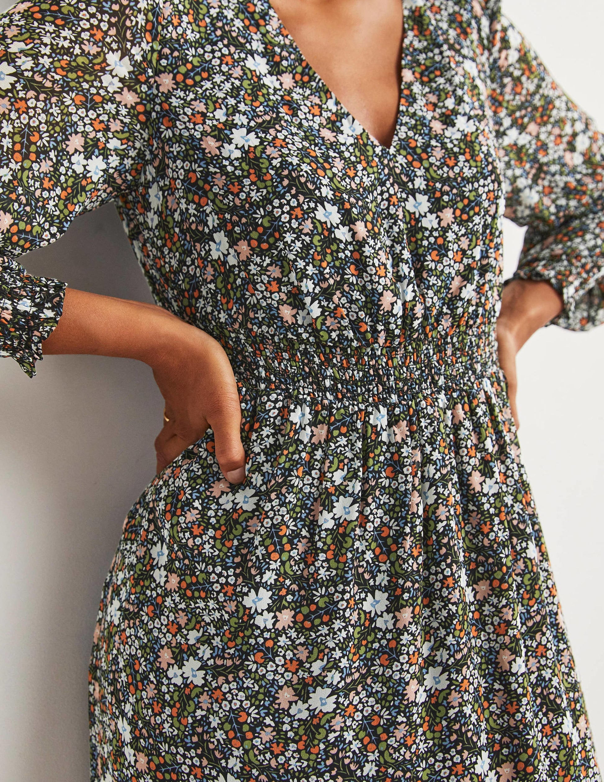 Robe midi à taille smockée-Noir, motif Abstract Ditsy-2
