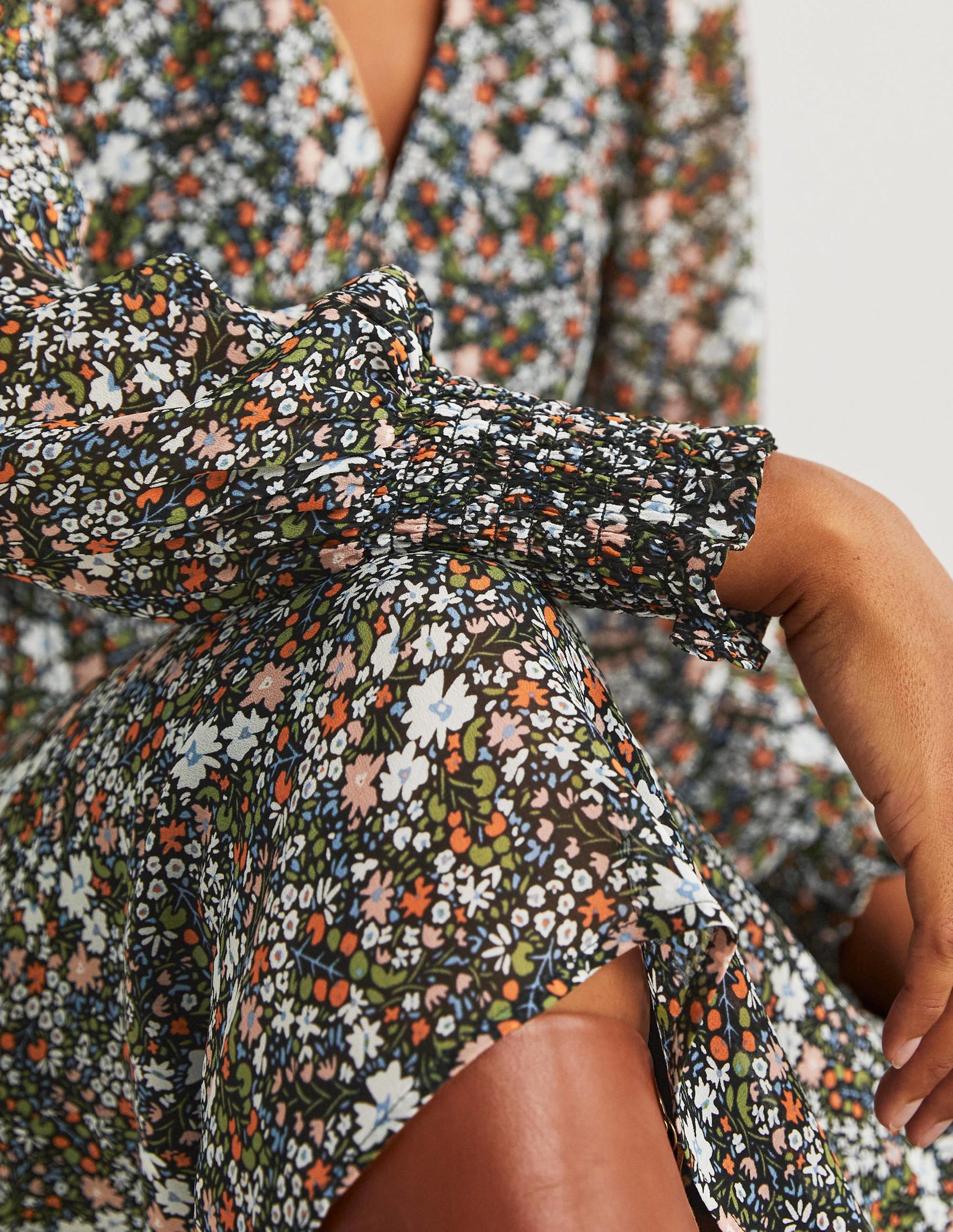 Robe midi à taille smockée-Noir, motif Abstract Ditsy-5
