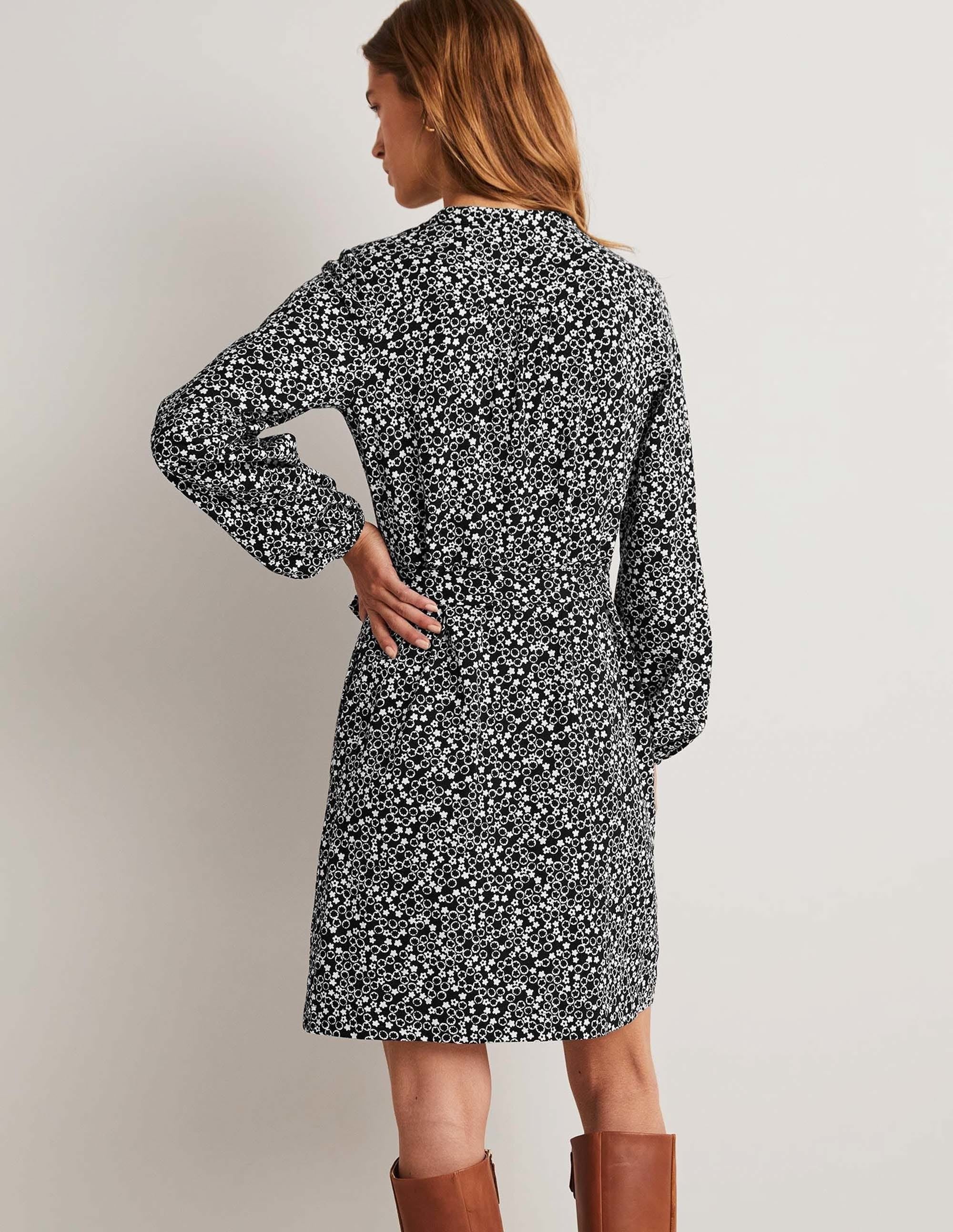 Hemdblusenkleid aus Jersey mit Gürtel-Schwarz, Blumenmuster - Image 8