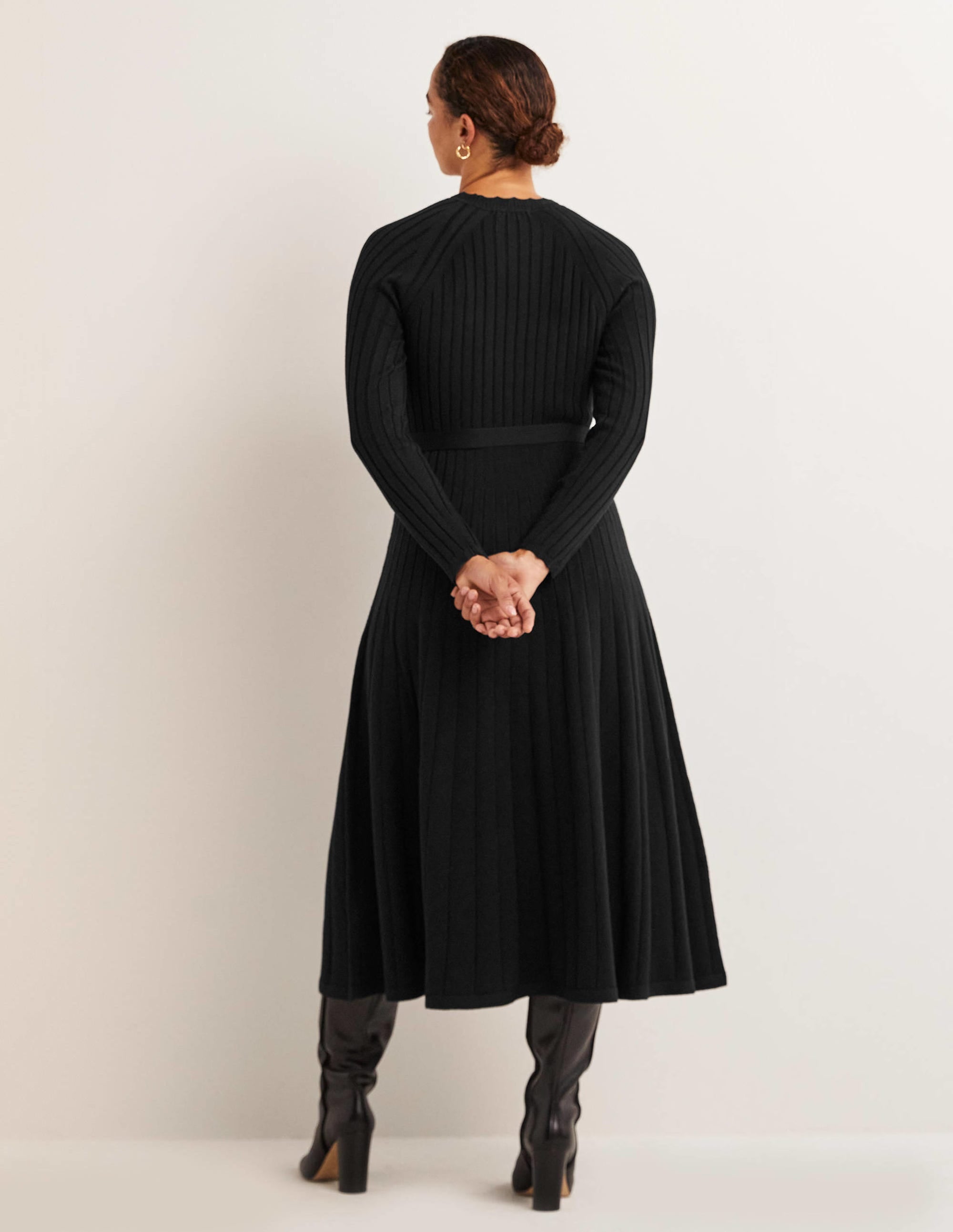Midi-Strickkleid mit Rippdetails-Schwarz - Image 3