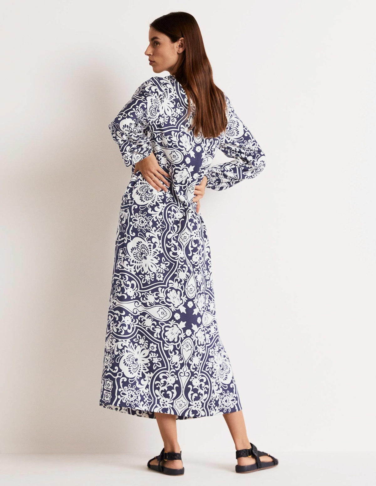 Langärmliges Säulen-Midikleid-Navy, Blütenornamente - Image 3
