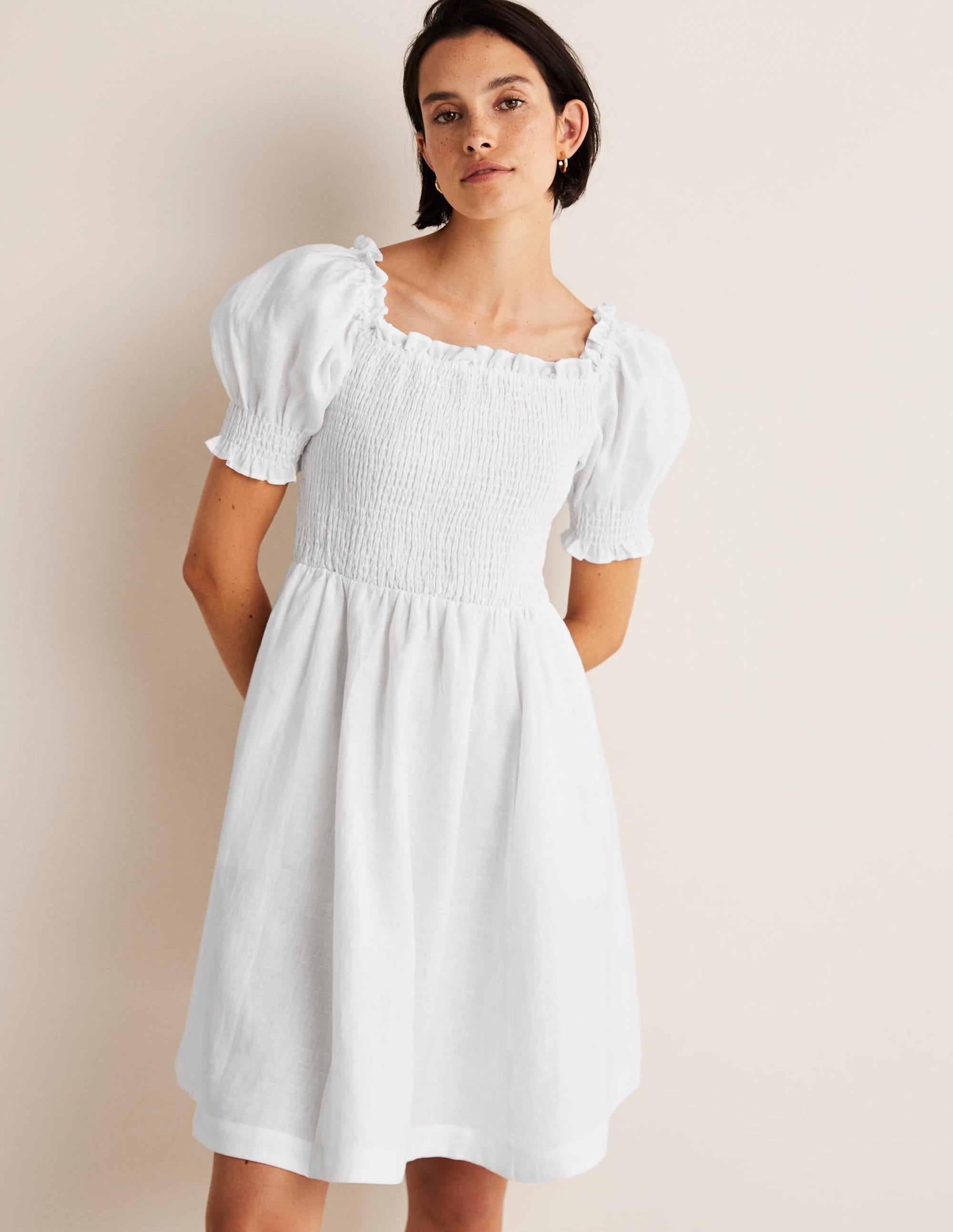 Mini-robe avec corsage à smocks-Blanc - Image 1