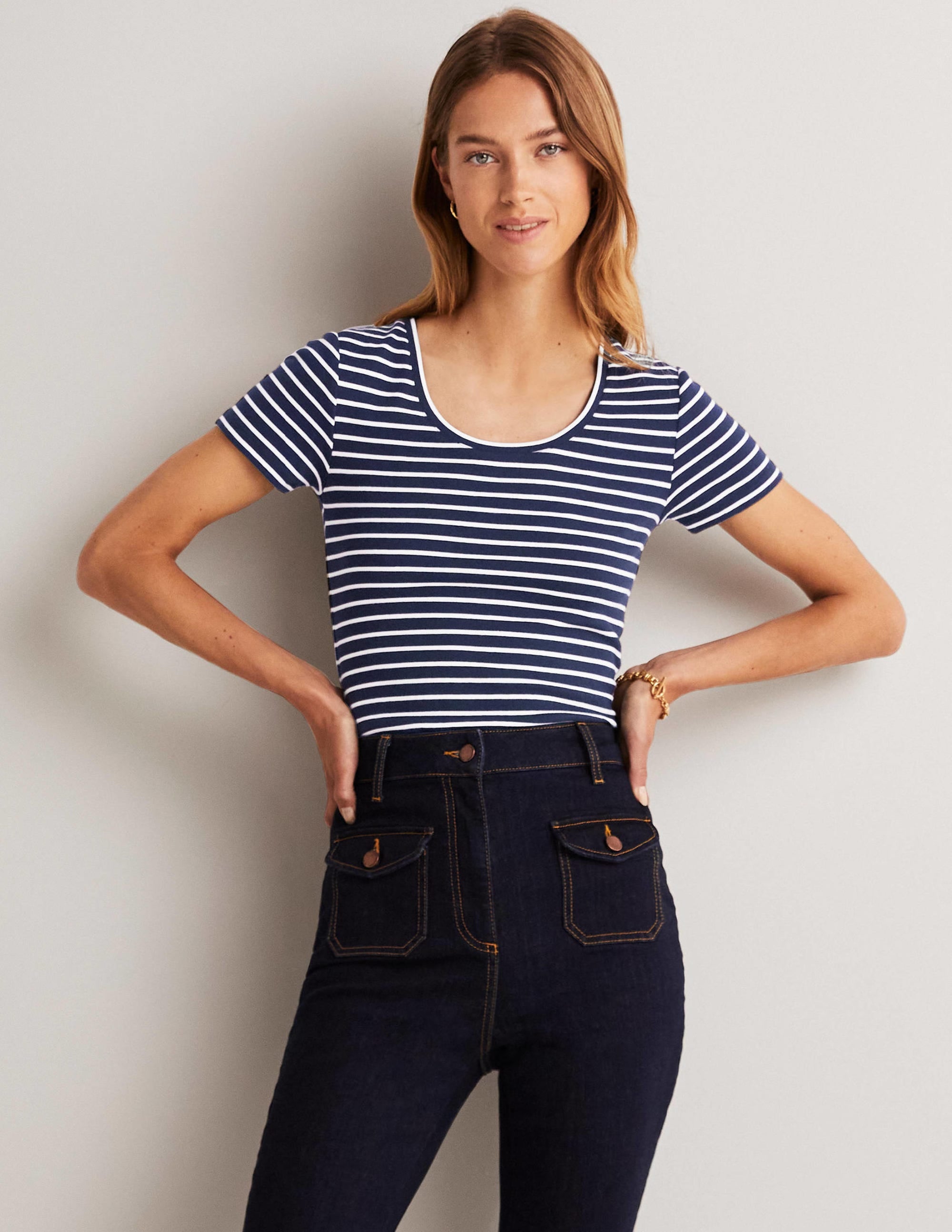 Kurzärmeliges Basic-T-Shirt-Navy/Naturweiß, Gestreift - Image 1