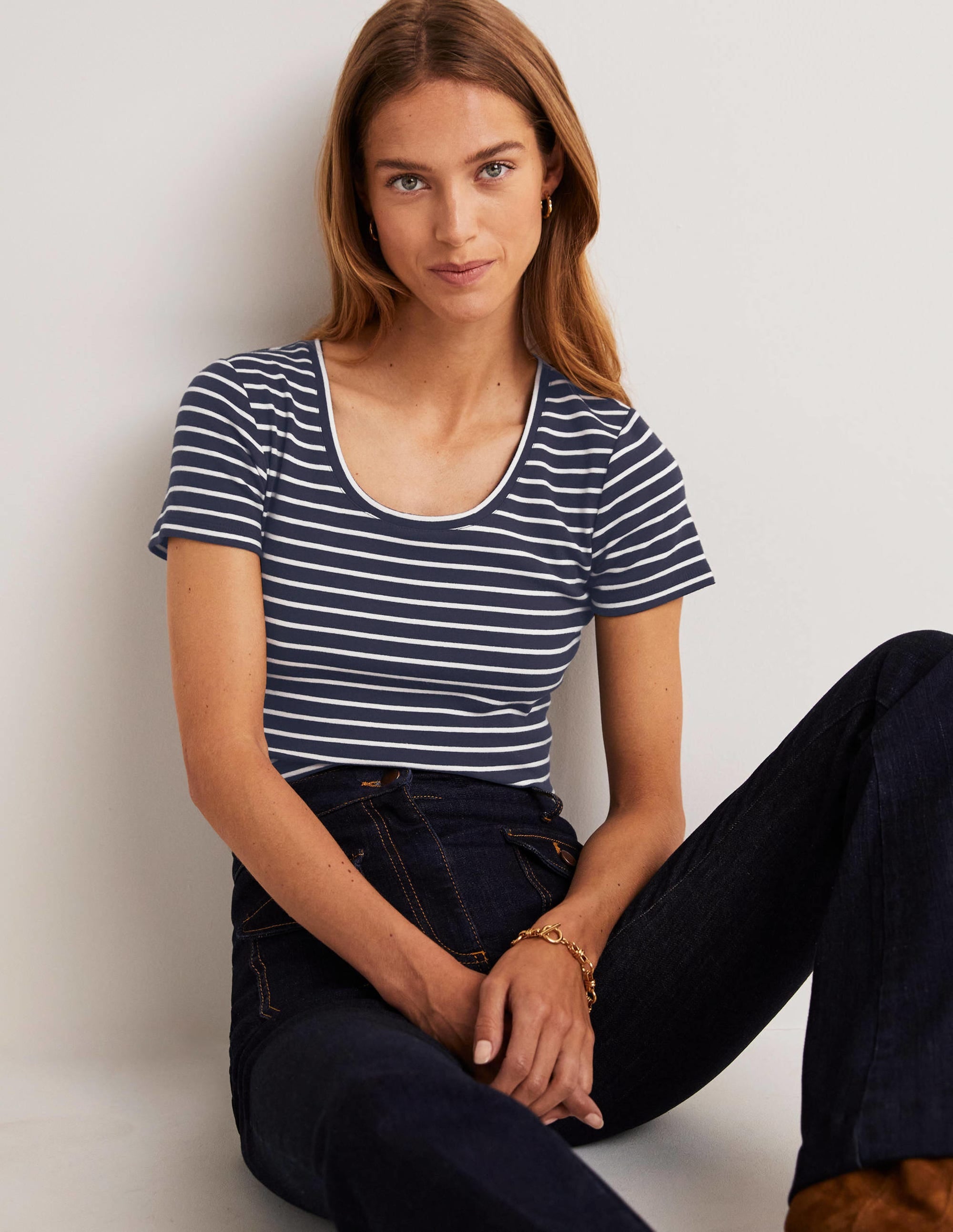 Kurzärmeliges Basic-T-Shirt-Navy/Naturweiß, Gestreift - Image 4