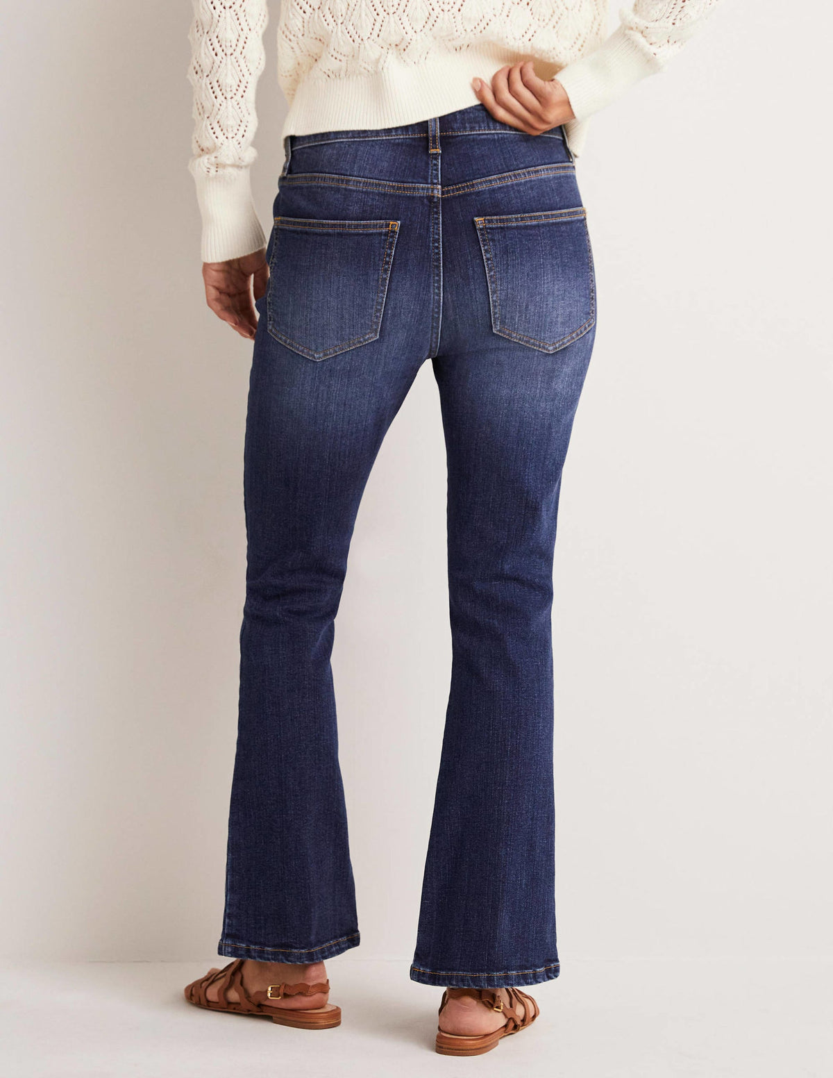 Anliegende 7/8-Jeans mit Schlag-Dunkles Vintageblau - Image 8