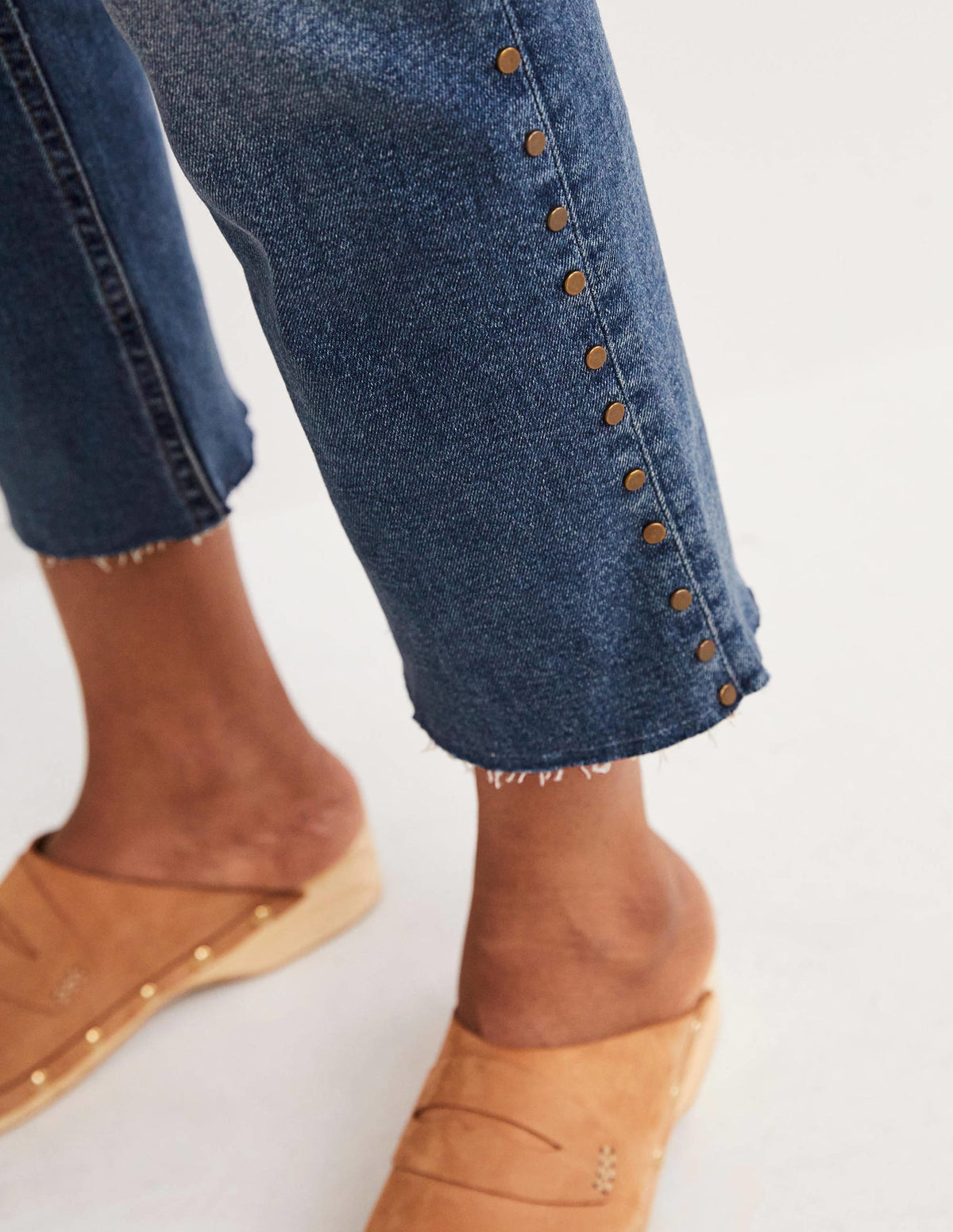 Lockere Jeans mit geradem Bein und Nieten-Mittleres Vintageblau, Nieten - Image 5