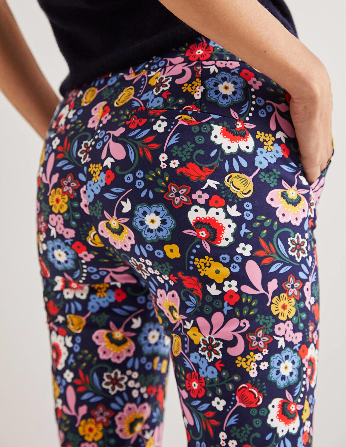 Richmond 7/8-Hose-Navy, Hübsches Paradiesmuster - Image 4