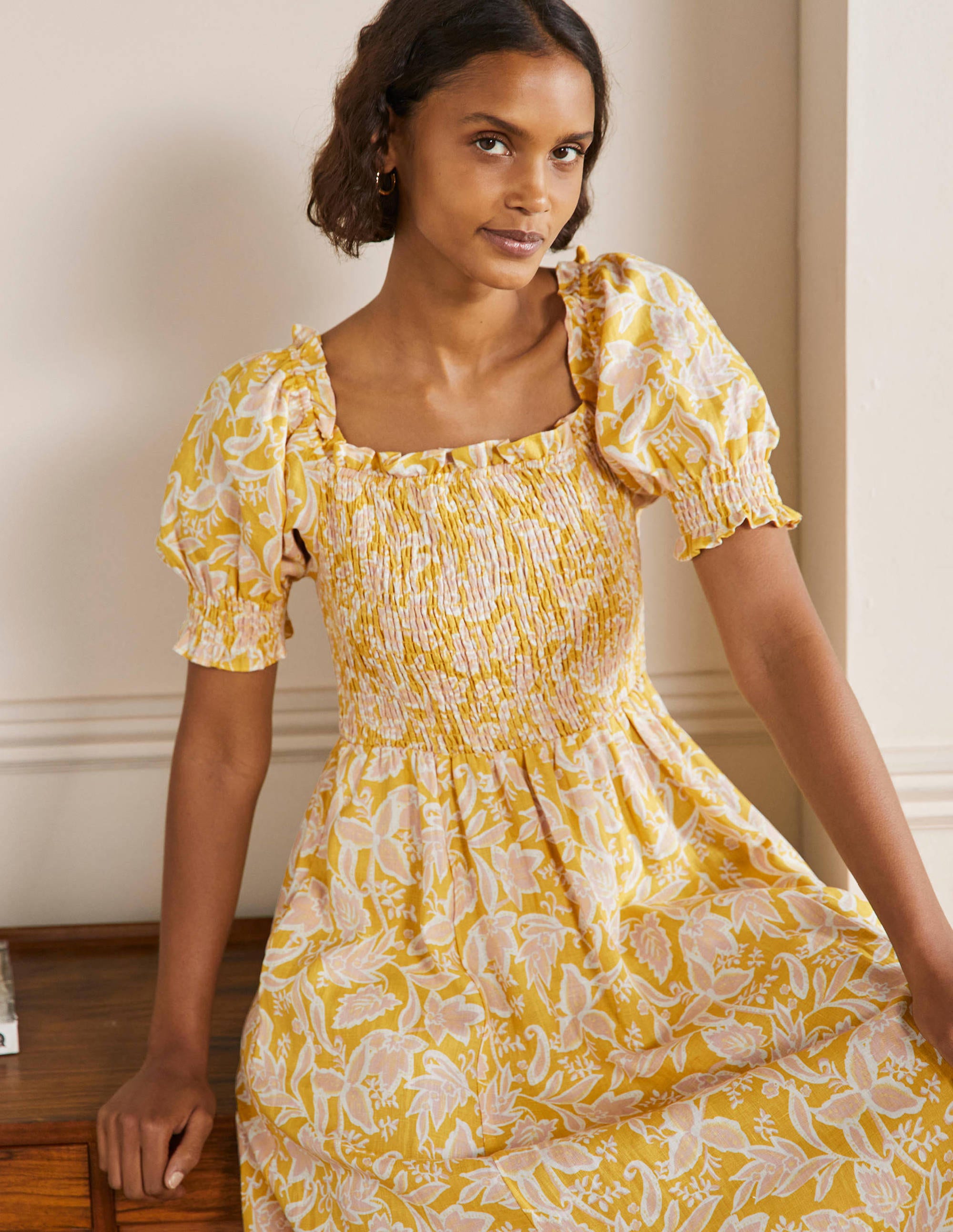 Midikleid mit gesmoktem Oberteil-Buttergelb, Wildblumen - Image 4