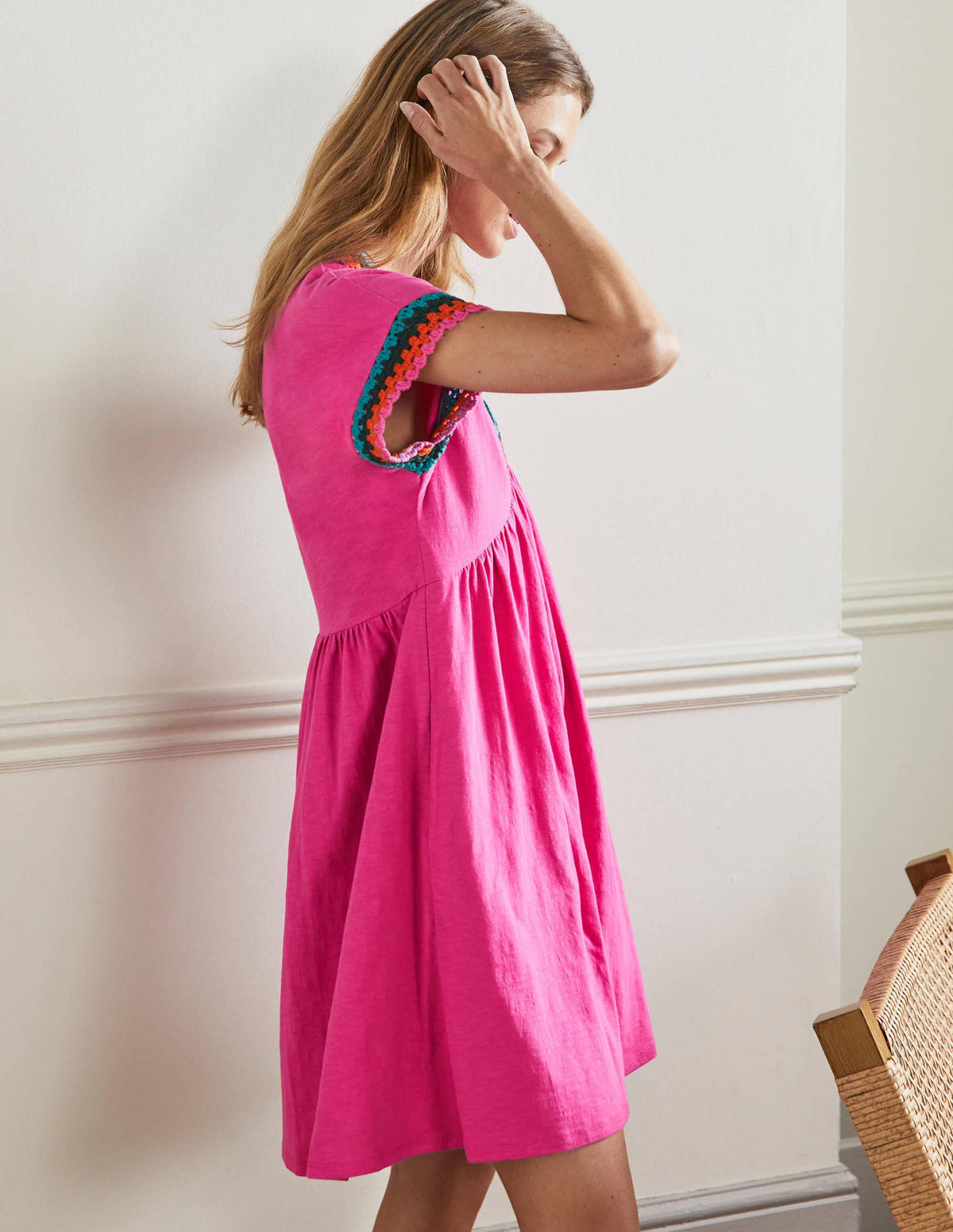 Jerseykleid mit Häkelborte-Knalliges Stiefmütterchen - Image 4
