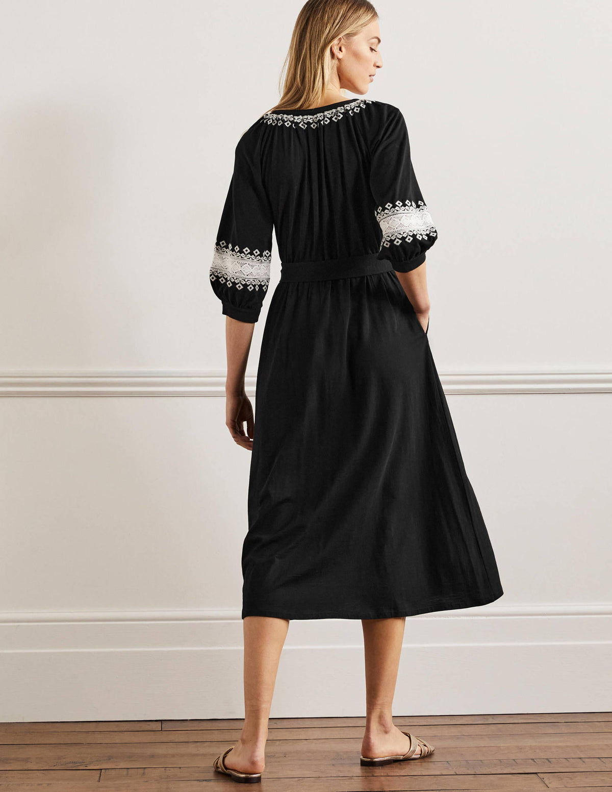 Jersey-Midikleid mit Häkelborte-Schwarz-3