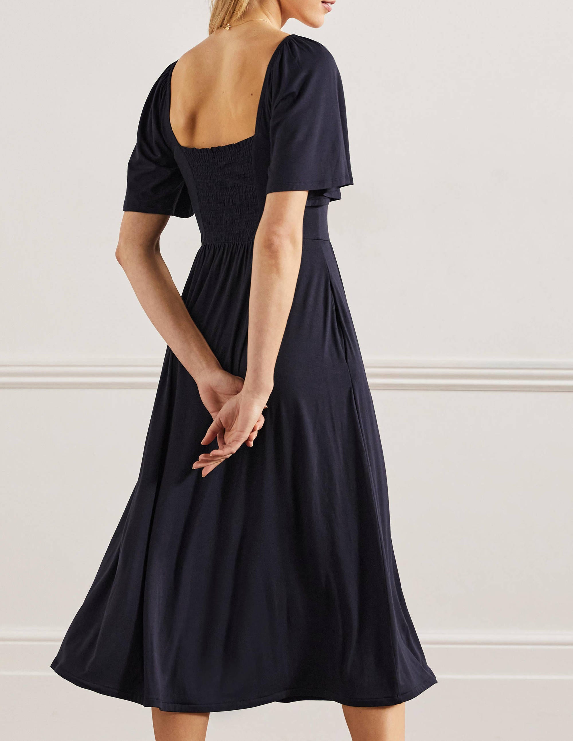 Jersey-Maxikleid mit Smokdetail-Marineblau - Image 3