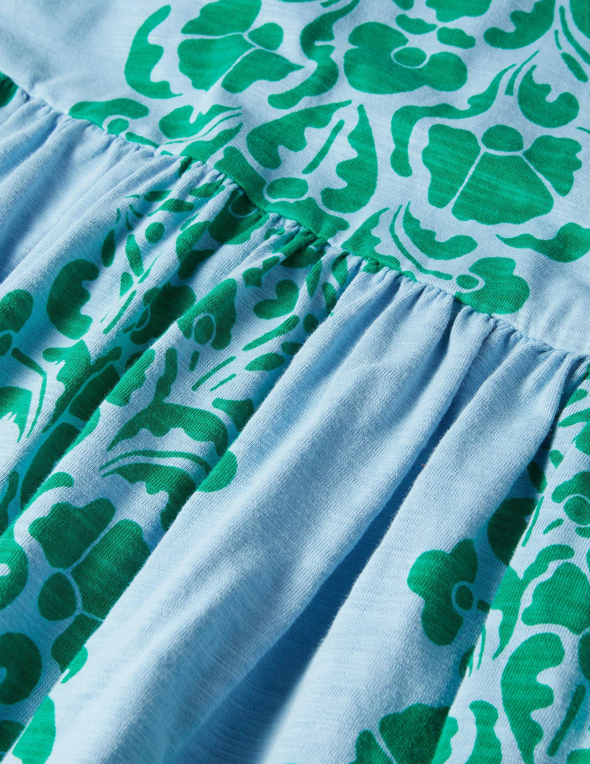Einfaches Jerseykleid mit gekerbtem Ausschnitt-Graublau, Blumenmuster - Image 6