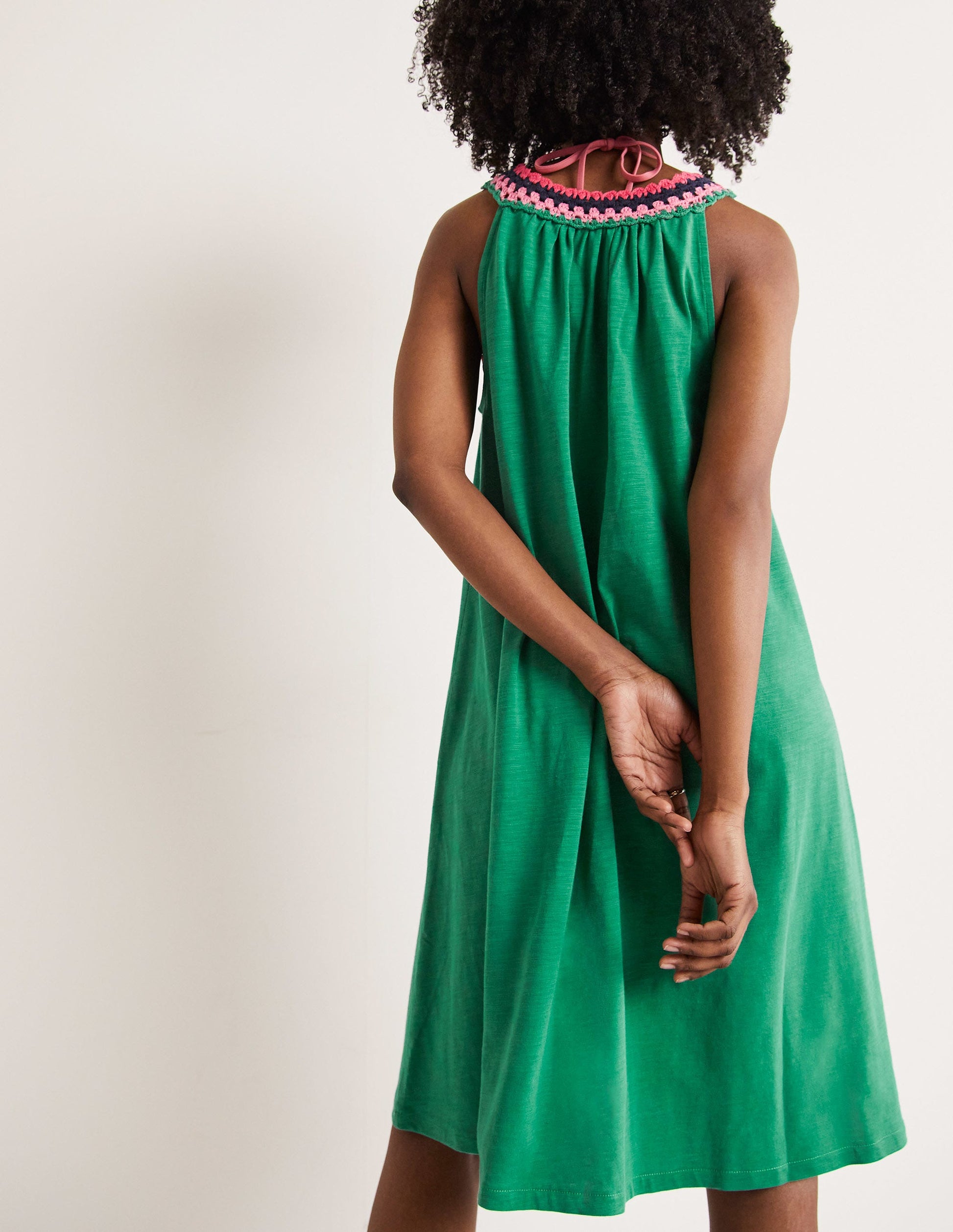 Jerseykleid mit Häkeldetails-Waldgrün-3