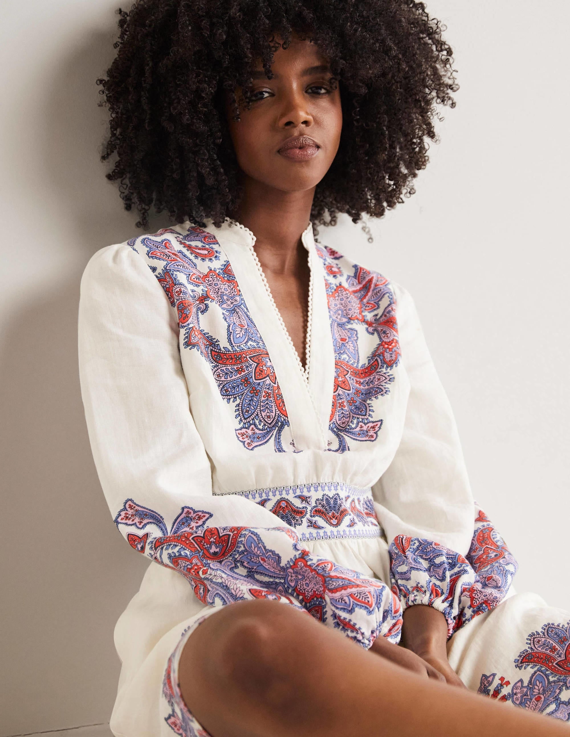 Flora Minikleid aus Leinen-Naturweiß, Paisley-Knospen - Image 4