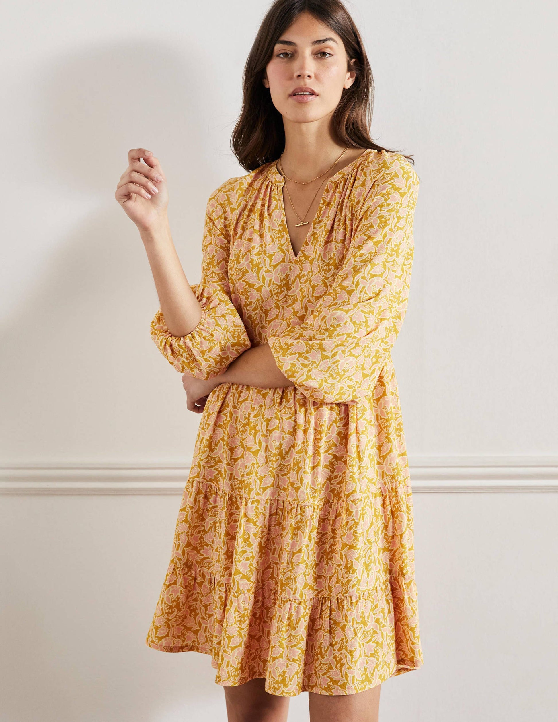 Gestuftes Kleid mit gekerbtem Ausschnitt-Buttergelb, Wildblumen-4