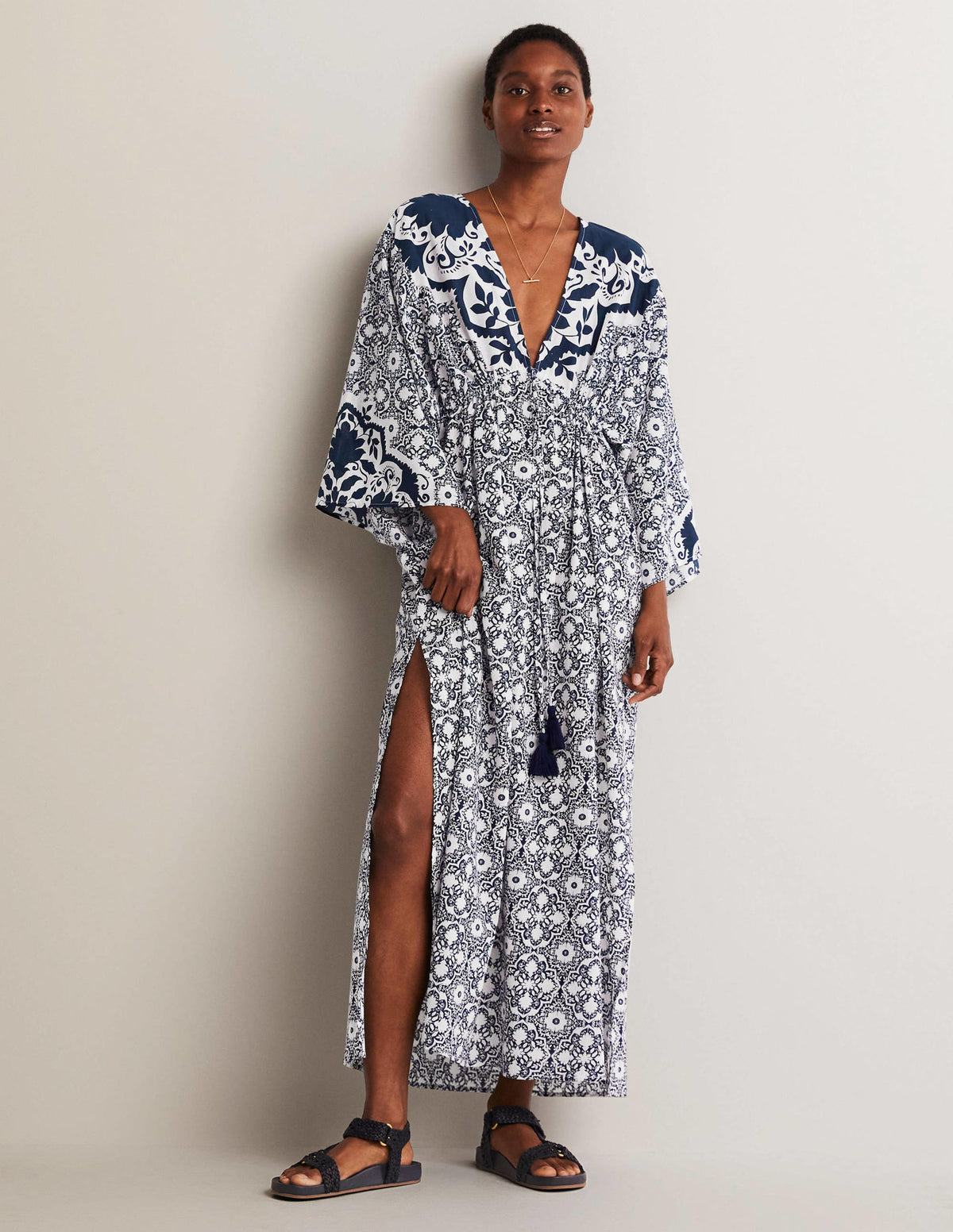 Maxi-Kaftankleid in Empire-Form-Navy, Bloomsbury-Muster - Image 6