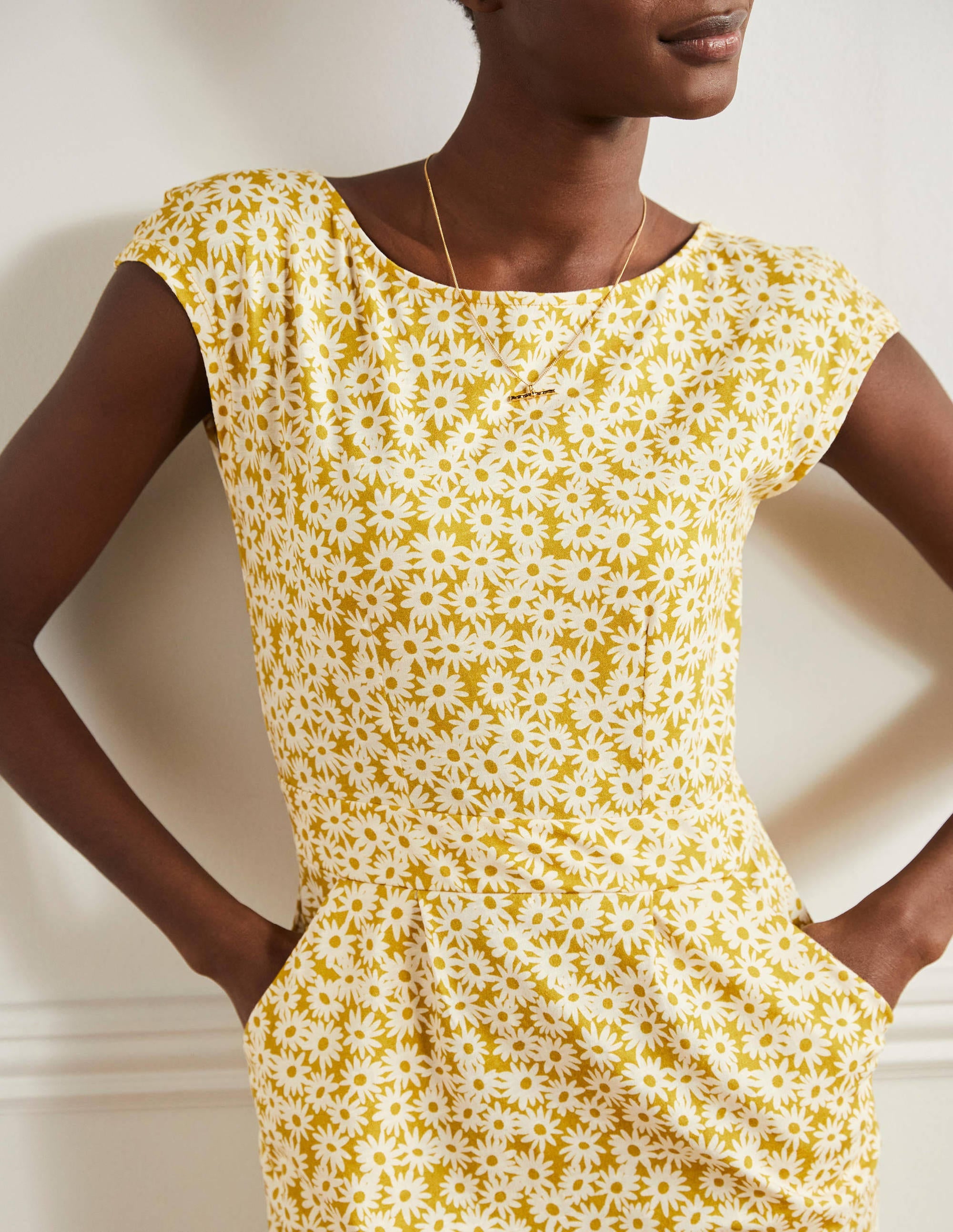 Florrie Jerseykleid-Olive Oil, Daisy Floral - Image 2