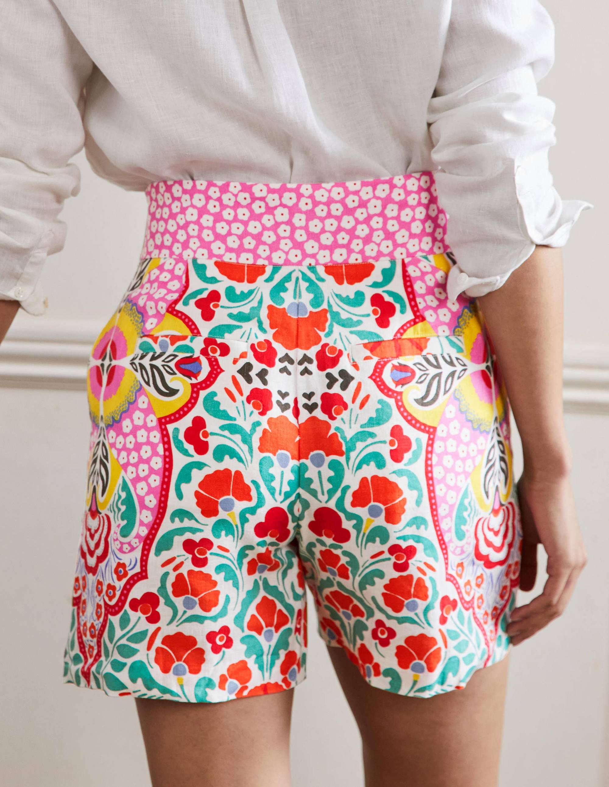 Georgina Leinenshorts-Bunt, Blumenmuster - Image 3
