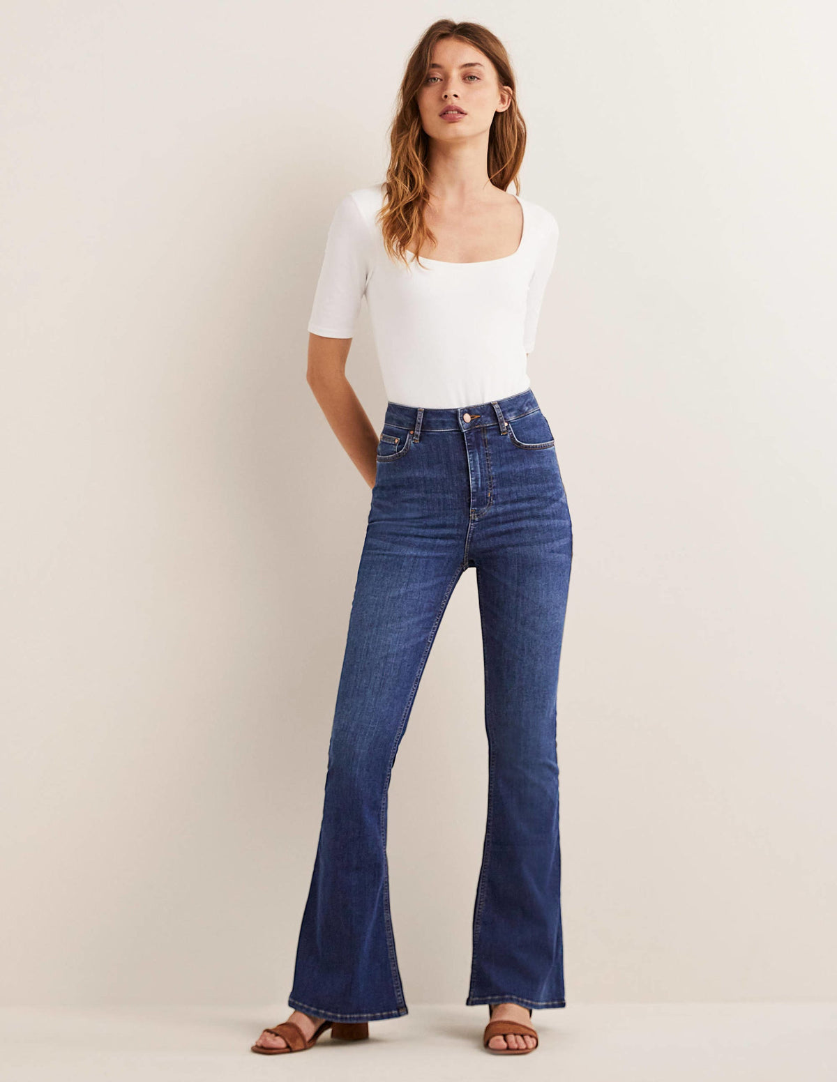 Anliegende Jeans mit Schlag und hohem Schnitt-Mittleres Vintageblau-1