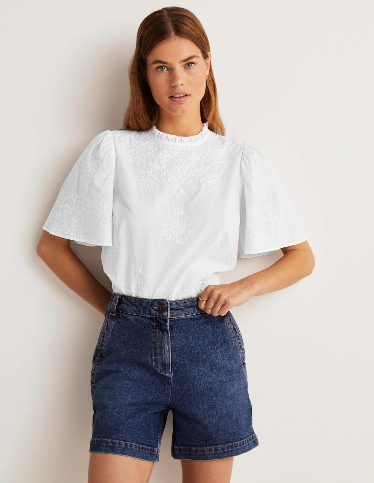 Top brodé à manches volantées-Broderie blanche-4