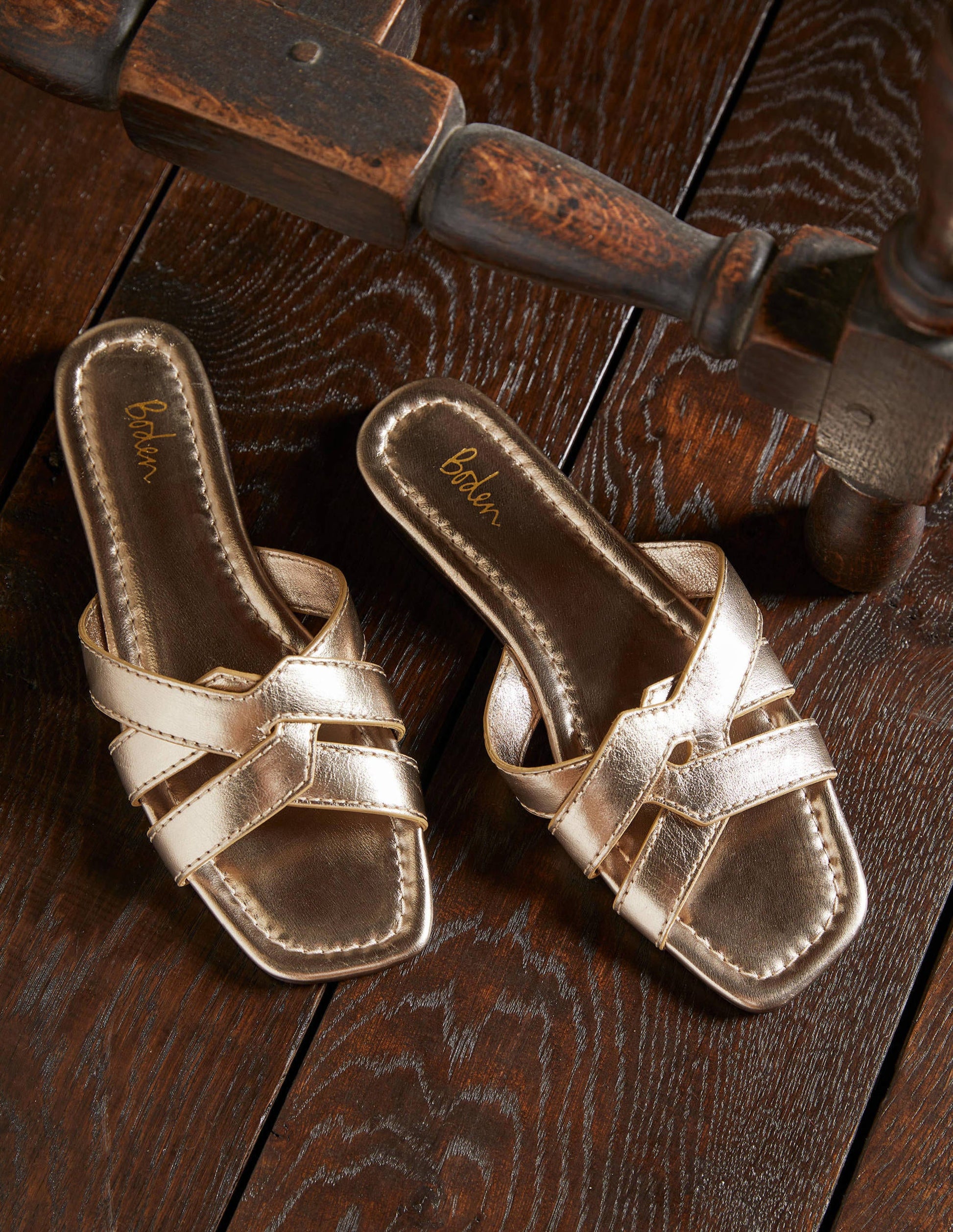 Geometrische flache Slipper-Blassgold-Metallic-1