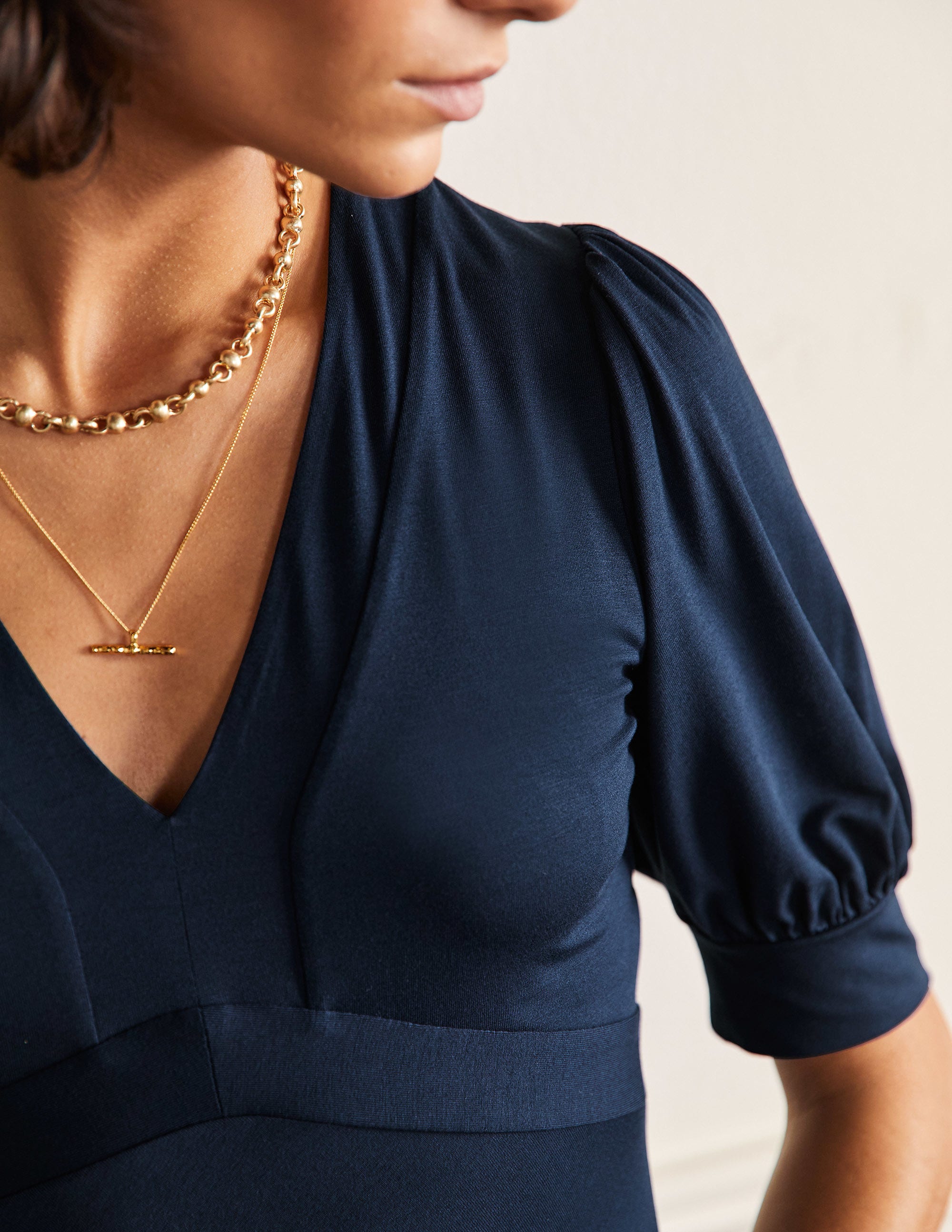 Eva Jersey Midi Dress-Navy - Image 5
