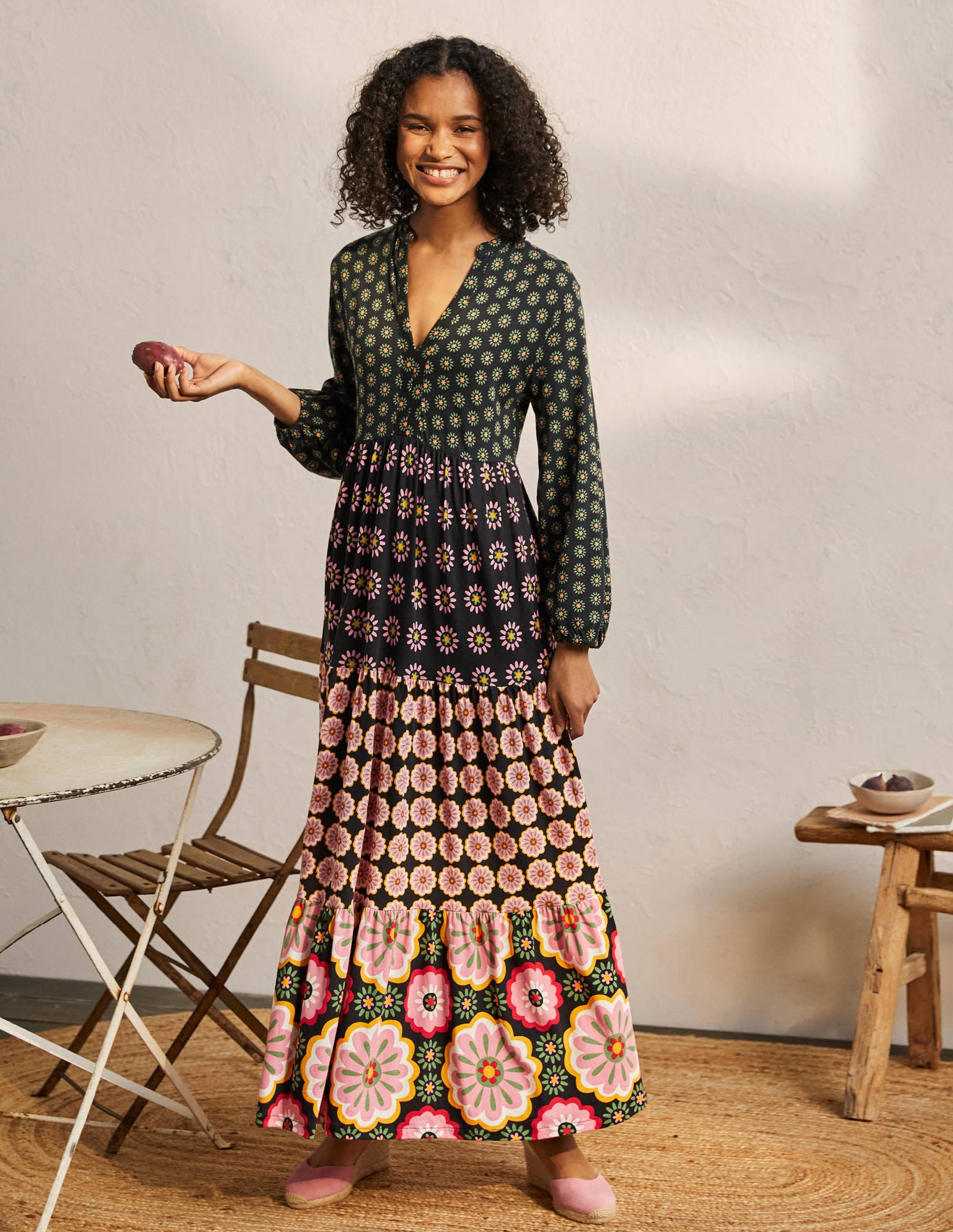 Maxi-Kleid mit gekerbtem Ausschnitt-Mustermix, Bunt - Image 1