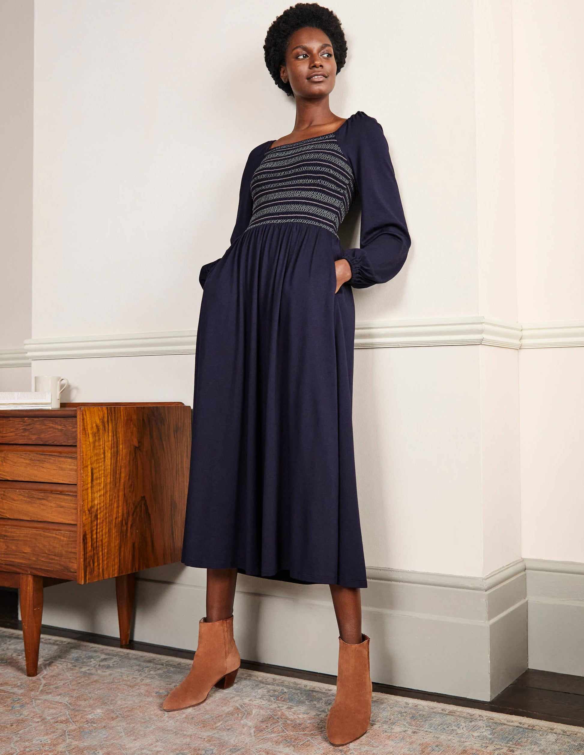 Jersey-Midikleid mit Smokdetail-Marineblau-4