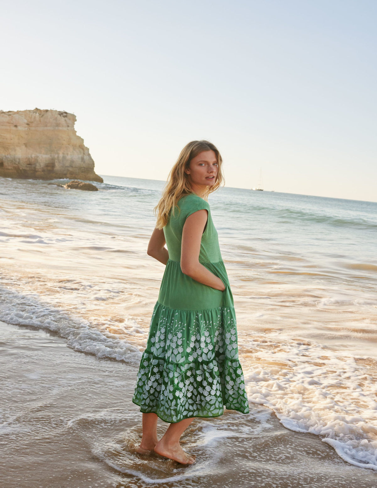 Robe midi brodée à volants-Broderies lierre anglais - Image 6