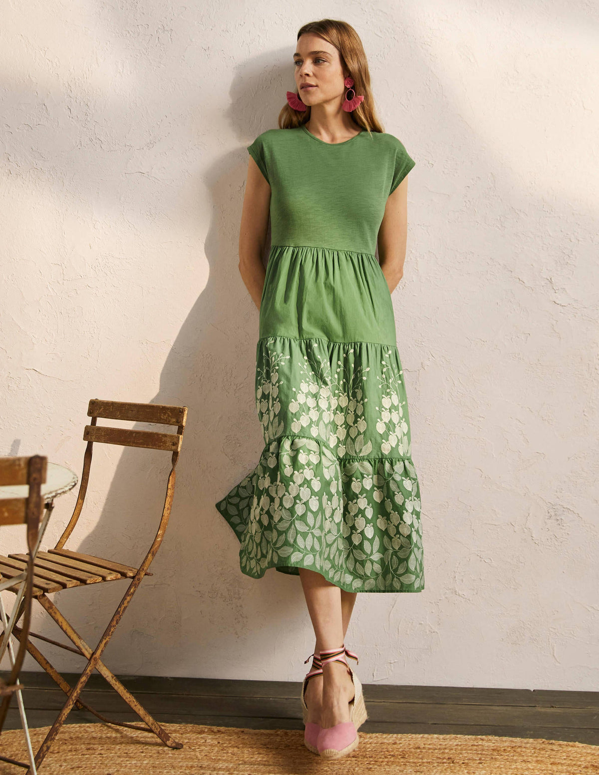 Robe midi brodée à volants-Broderies lierre anglais - Image 1