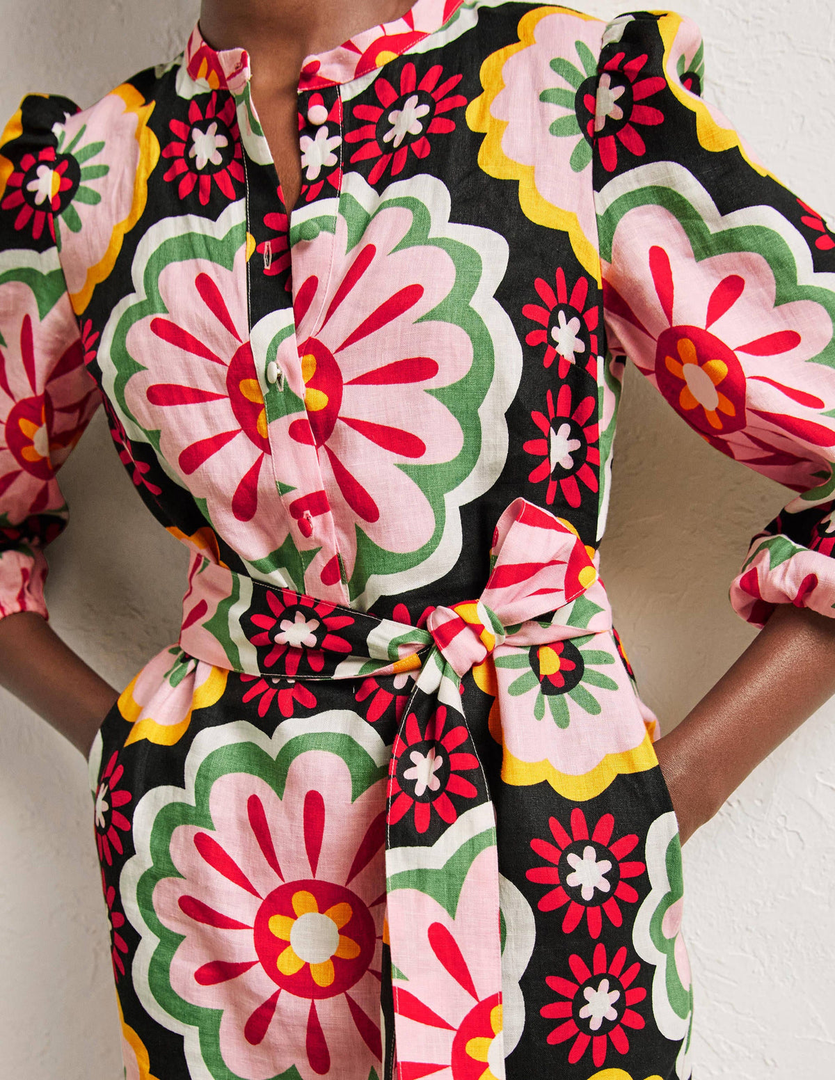 Midi-Hemdblusenkleid aus Leinen-Schwarz, Üppige Gänseblümchen-2