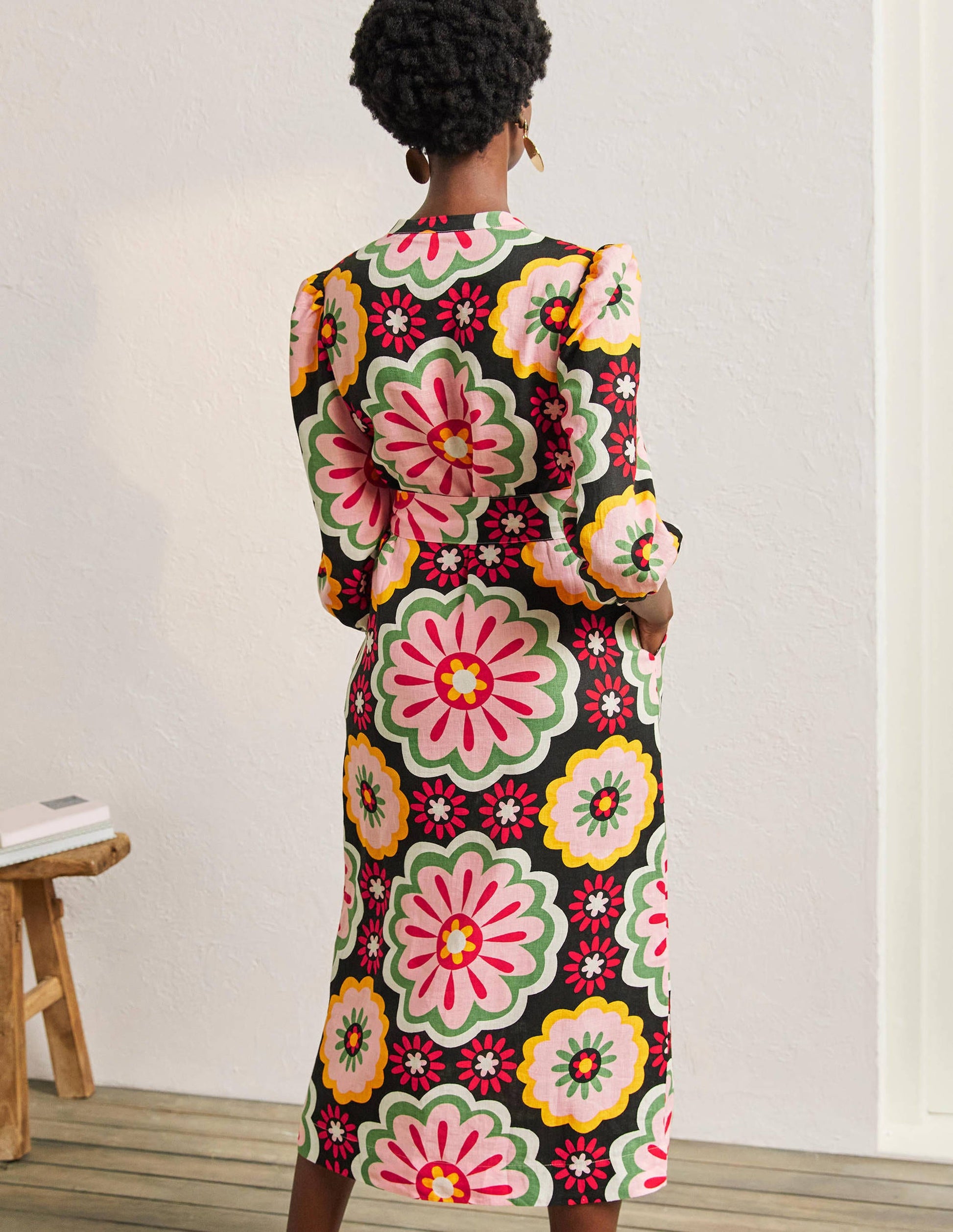 Midi-Hemdblusenkleid aus Leinen-Schwarz, Üppige Gänseblümchen-3