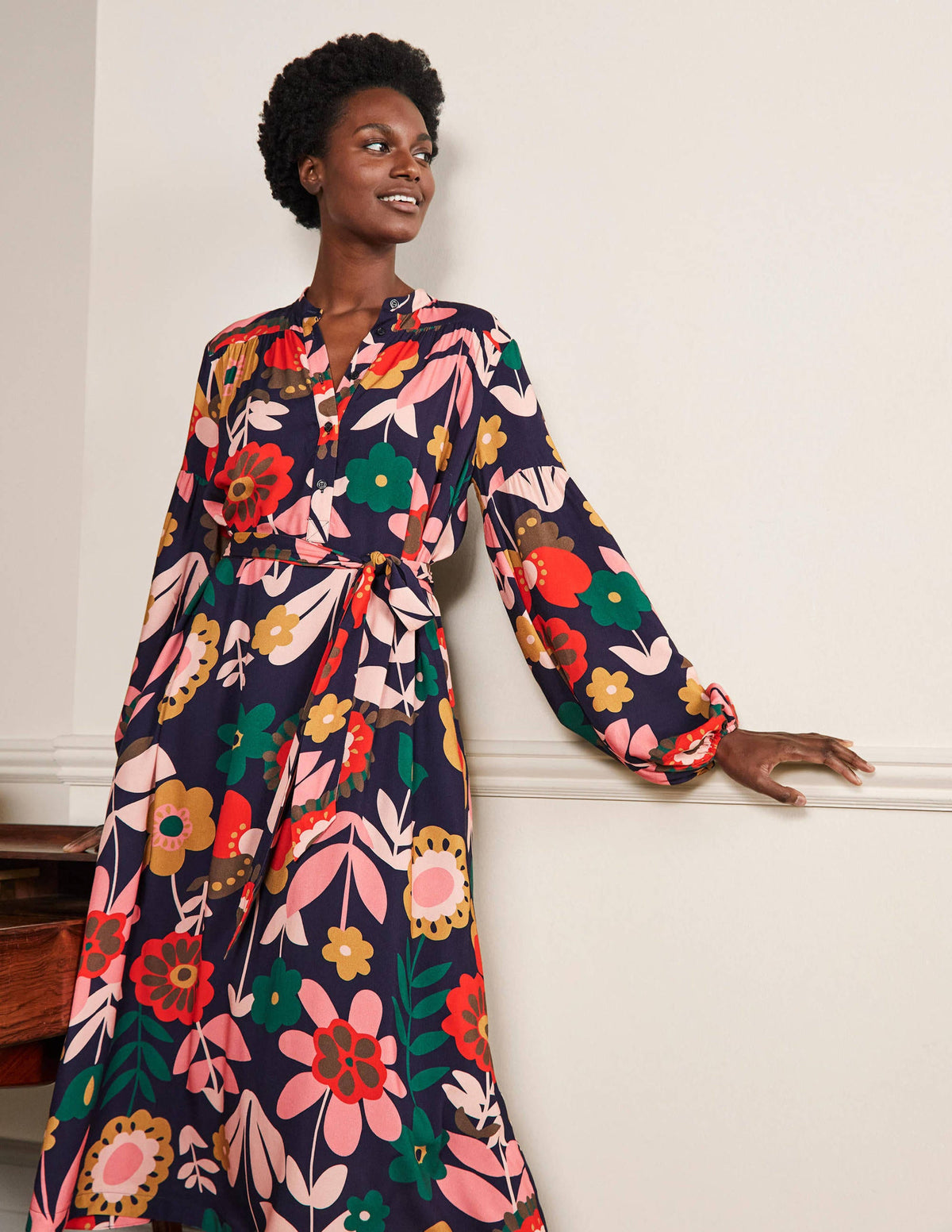 Robe midi à manches blousantes-Bleu marine foncé, motif Flora Bloom-1