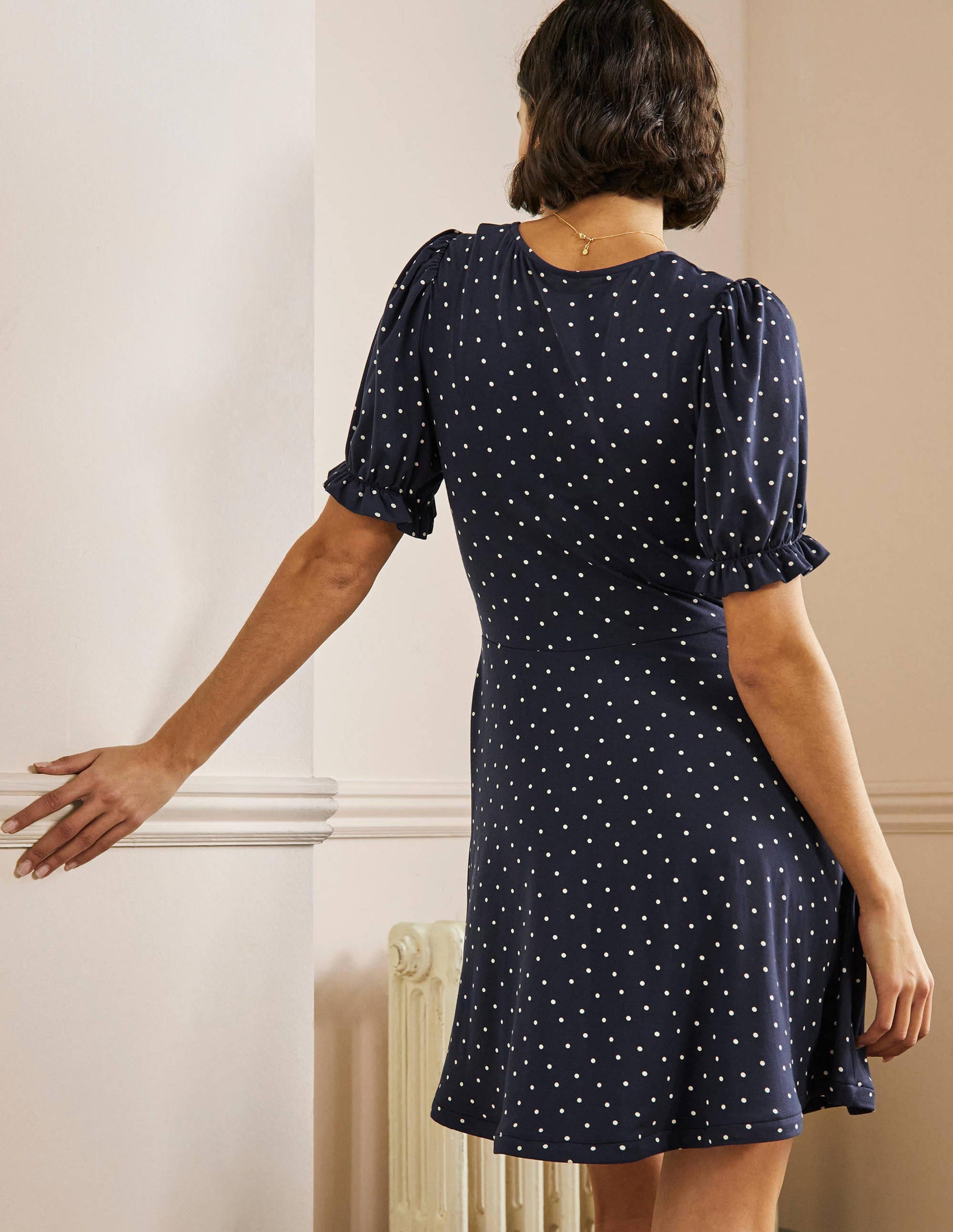 Jerseykleid mit V-Ausschnitt-Navy, Pünktchen-3