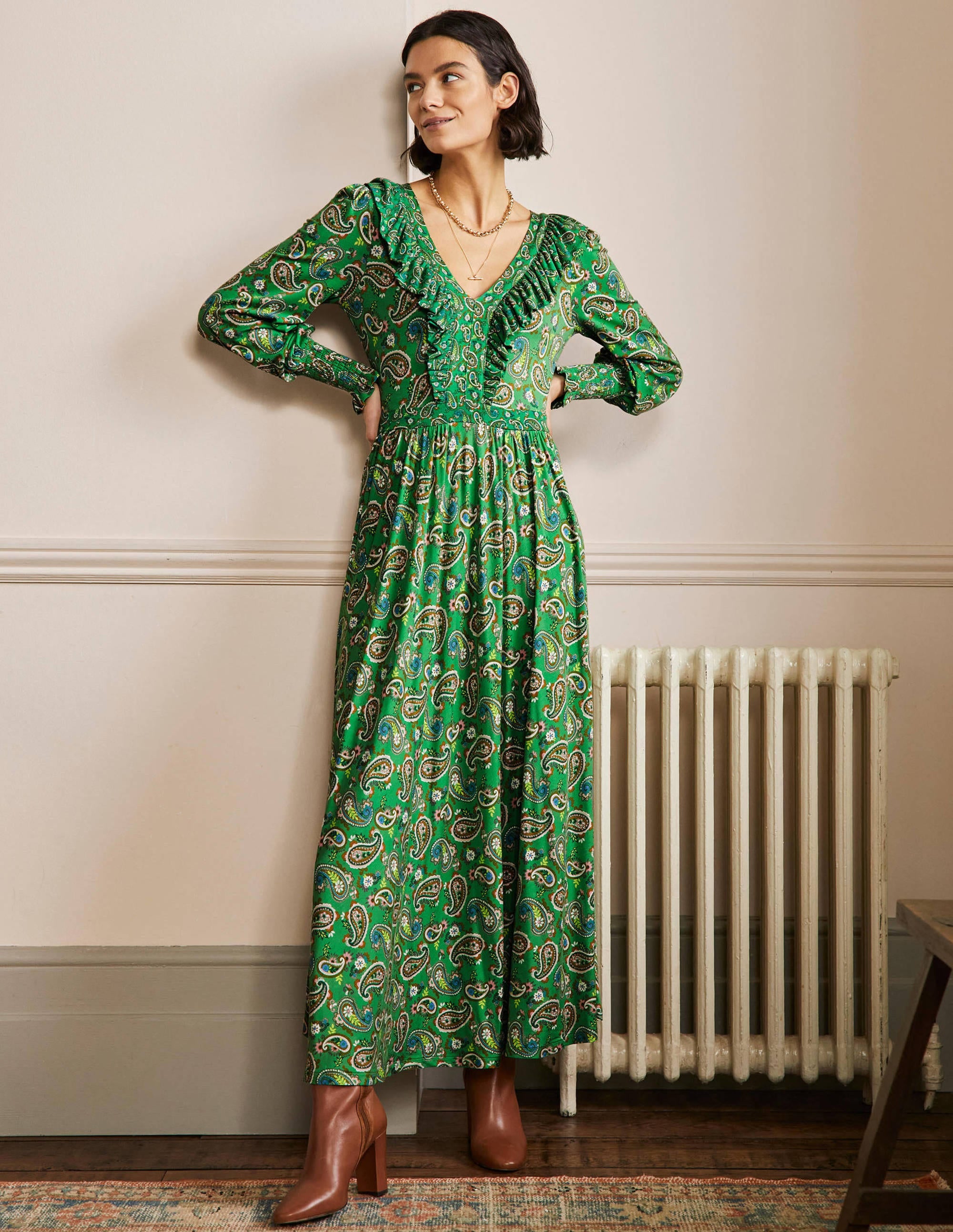 Jerseymaxikleid mit Rüschen-Schottengrün, Blühendes Paisleymuster - Image 1