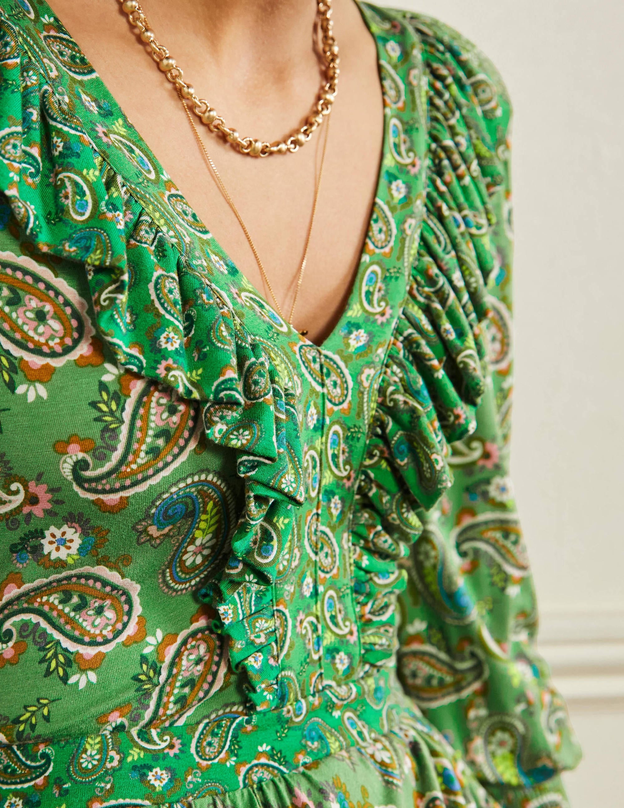 Jerseymaxikleid mit Rüschen-Schottengrün, Blühendes Paisleymuster - Image 2