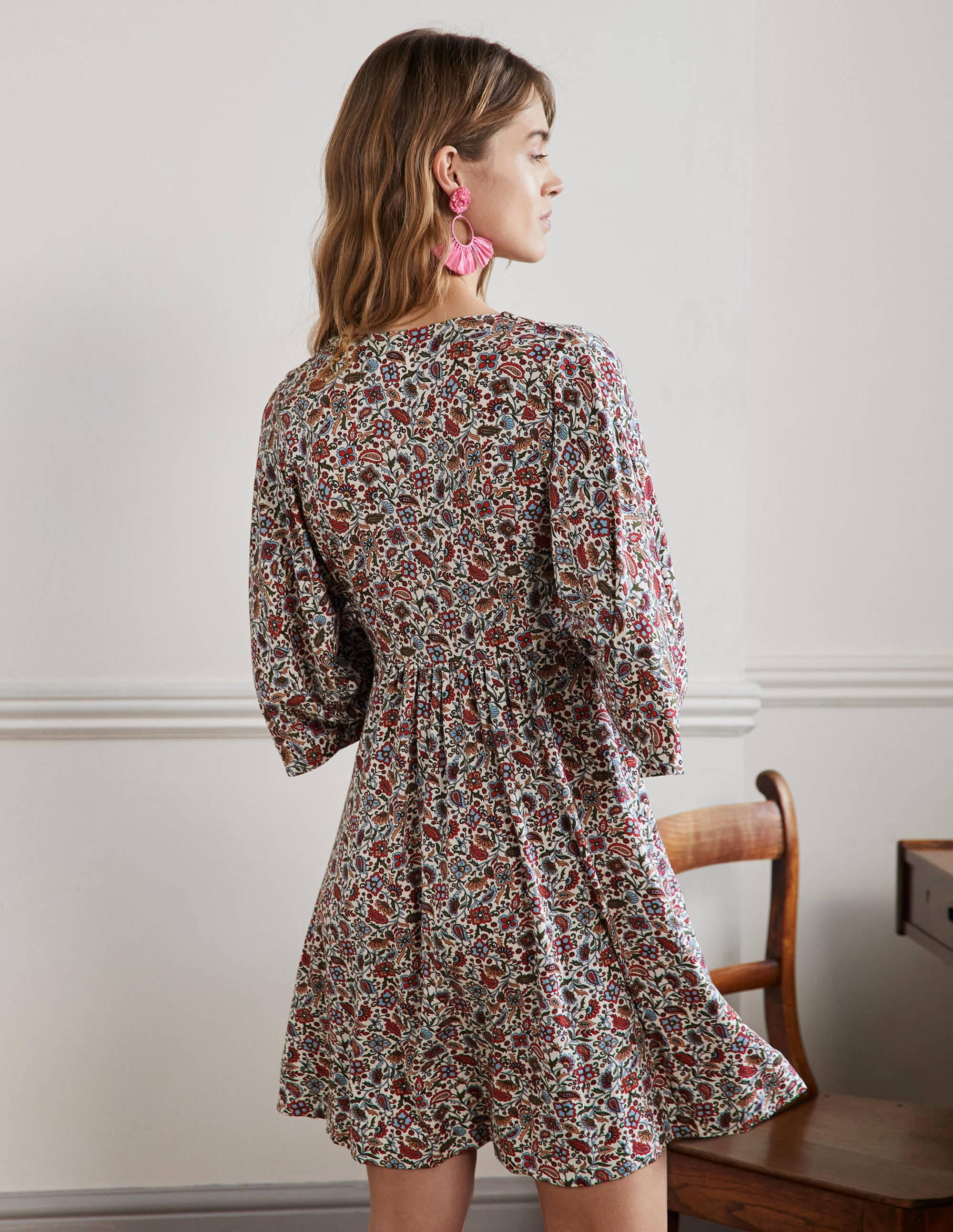 Mini-robe empire simple en jersey-Ivoire, motif Oriental Paradise - Image 3