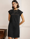 T-Shirt-Kleid aus Jersey mit Lochspitze-Schwarz