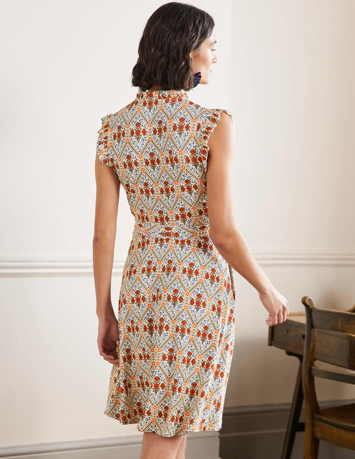 Jerseykleid mit fixierter Wickeloptik und Rüschen-Naturweiß, Mohnblumen - Image 3