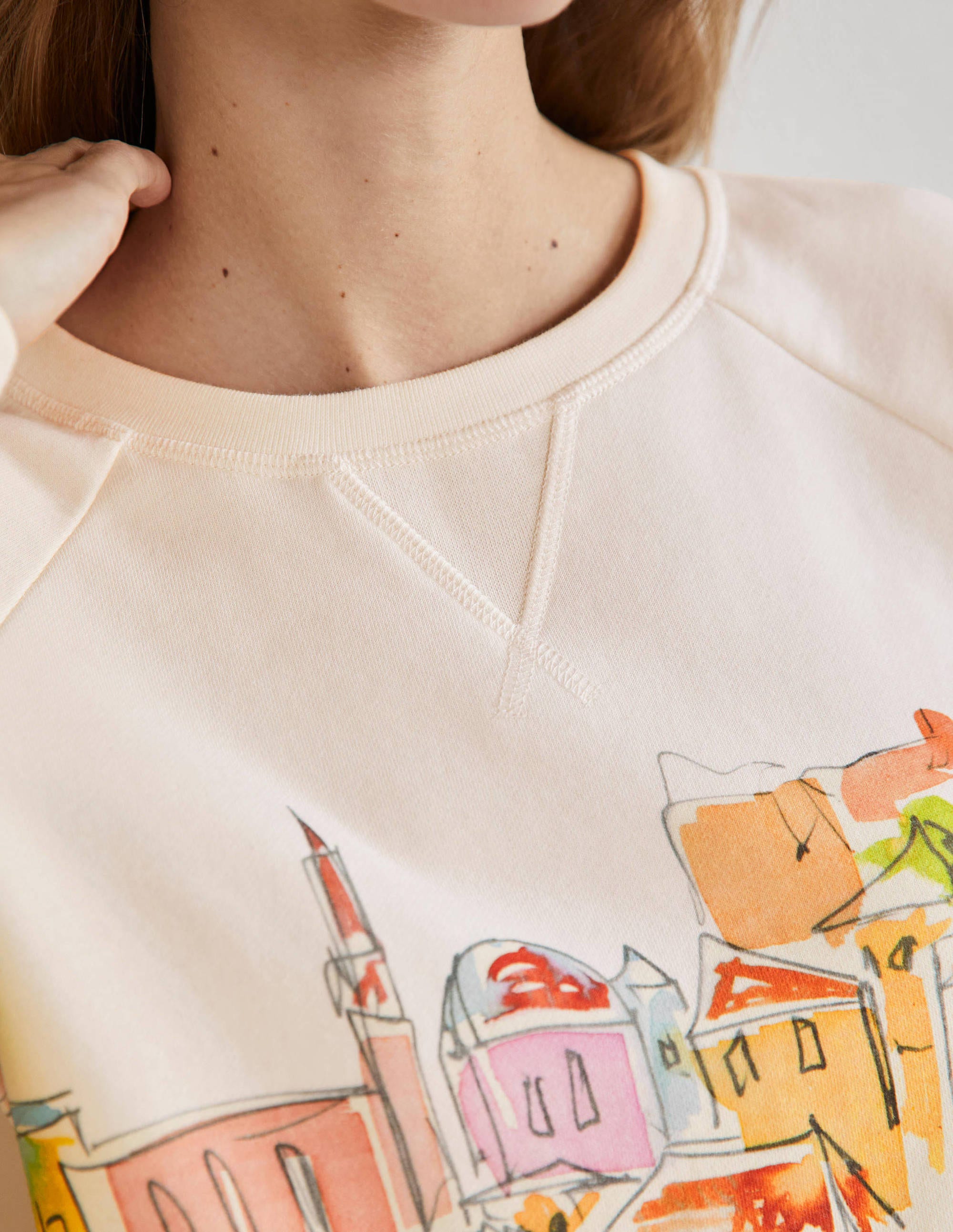 Gemustertes Sweatshirt aus Baumwolle-Surfblau, Regenbogen/Dorfmotiv - Image 2