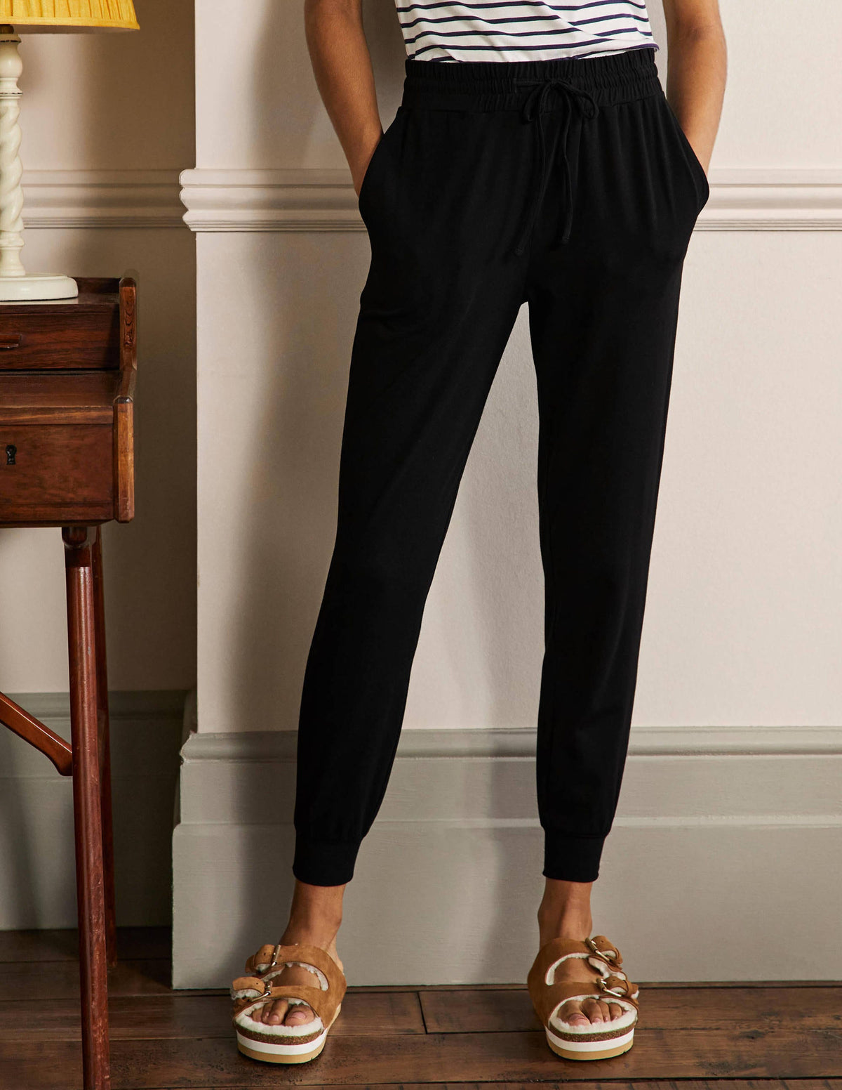 Jersey-Jogginghose mit Bündchen-Schwarz - Image 4
