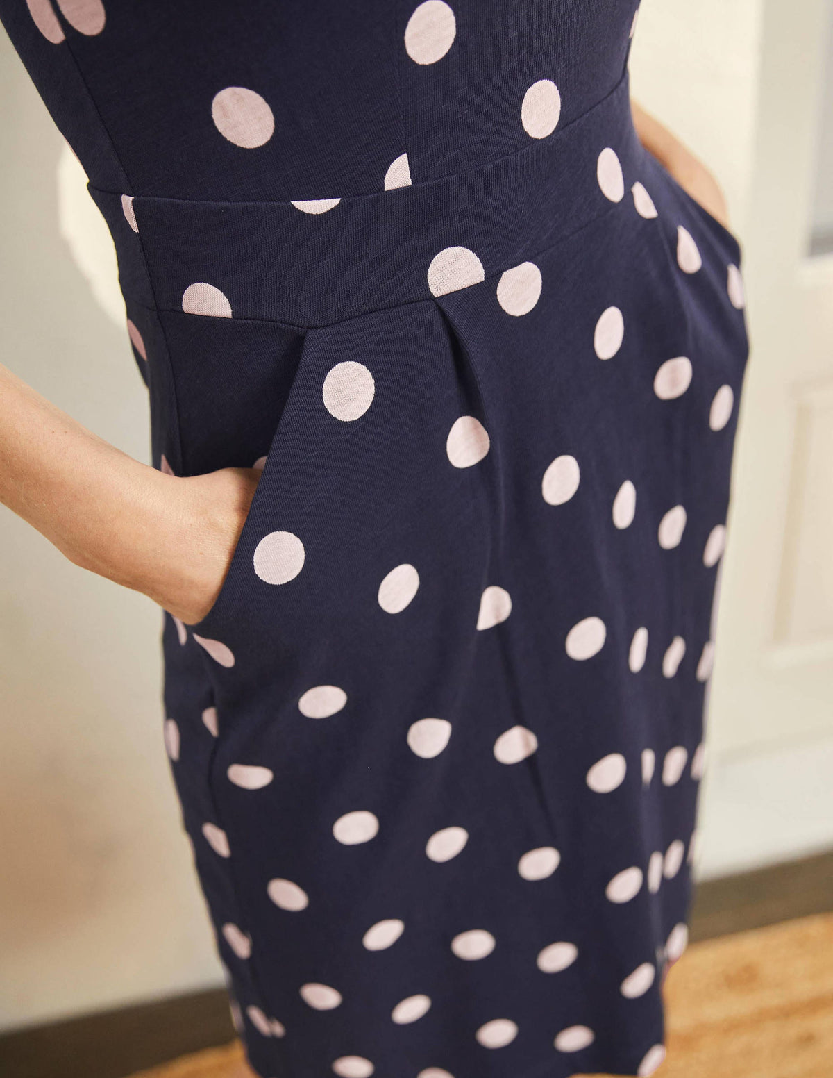 Florrie Jerseykleid-Navy, Getupft - Image 2
