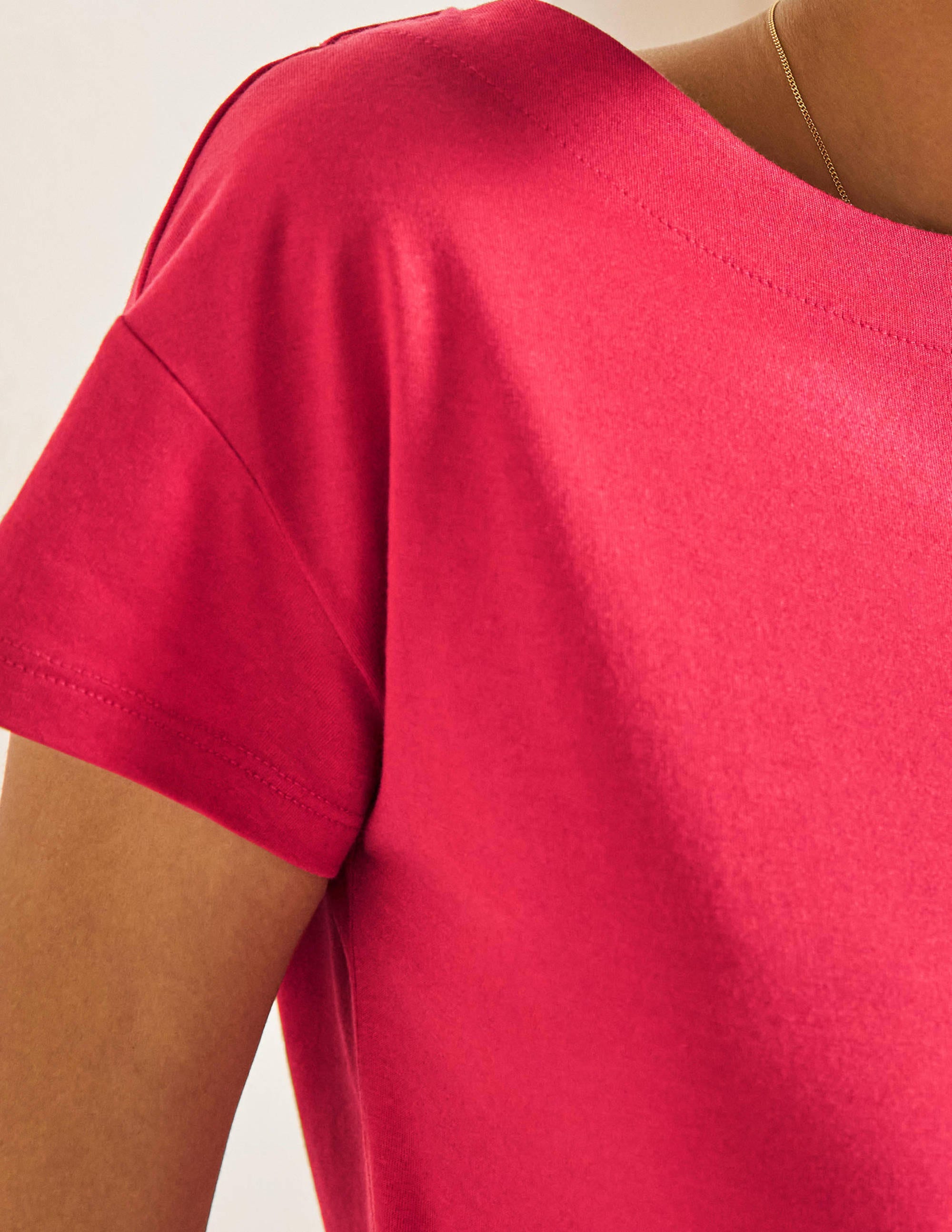 Supersoft Boat Neck T-Shirt-Radish - Image 2