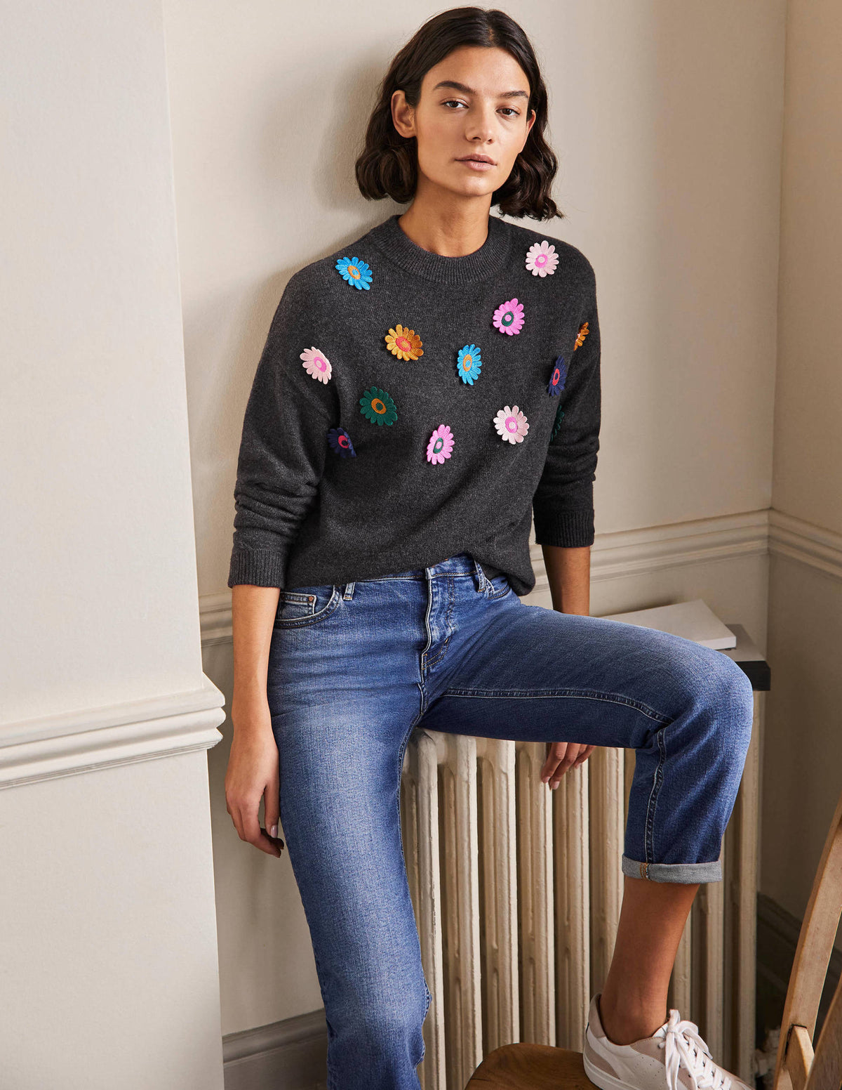 Lockerer Pullover mit Stickerei-Anthrazit Melange, Sonnenblume - Image 4