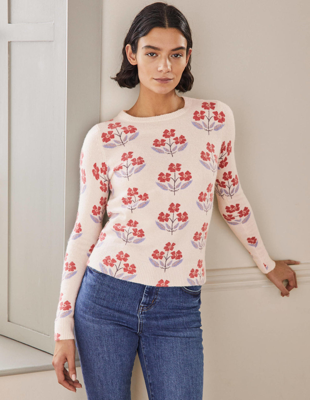 Flauschiger Pullover mit Muster-Naturweiß, Blühende Knospen-4