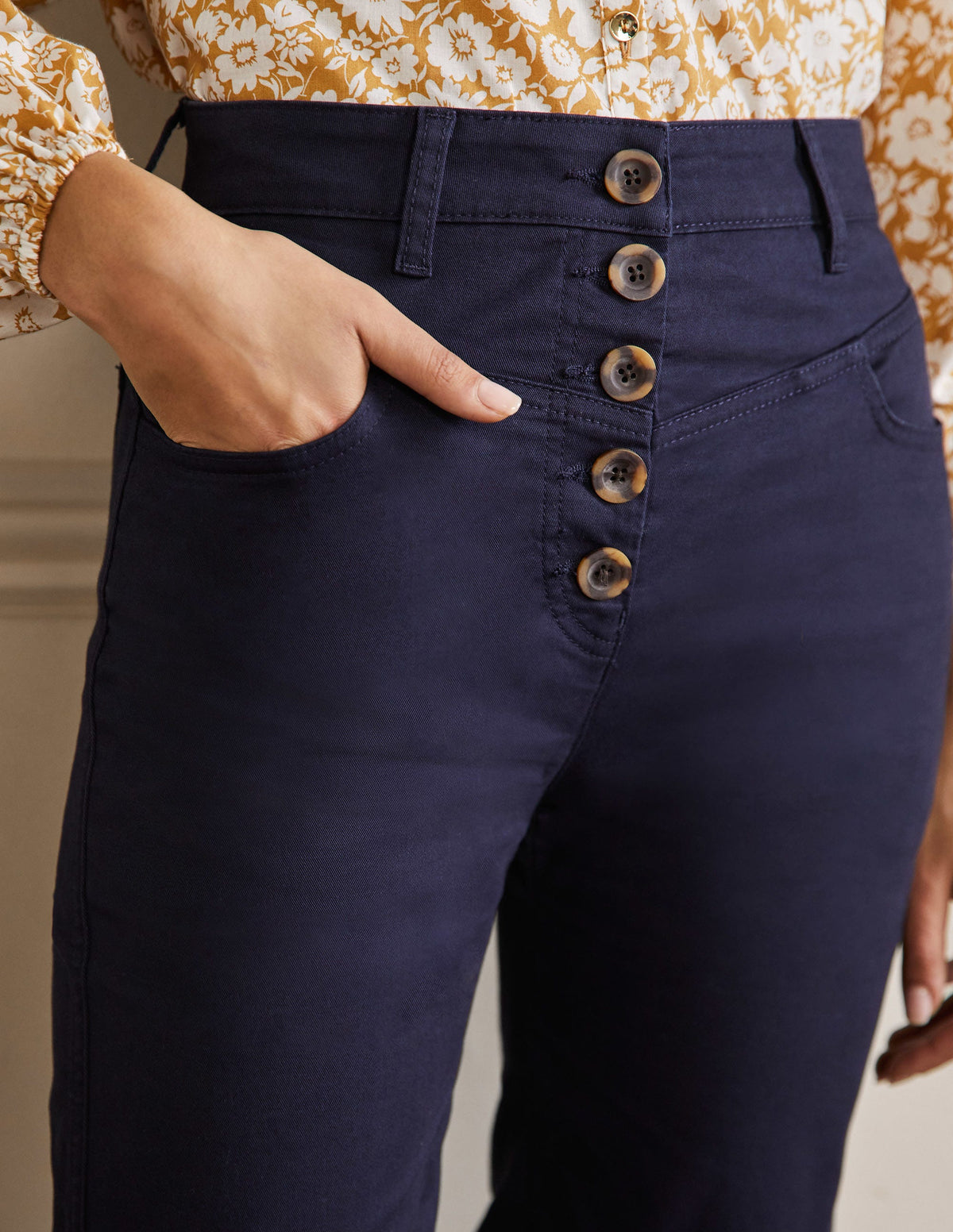 Schmal zulaufende Chinohose-Marineblau-2
