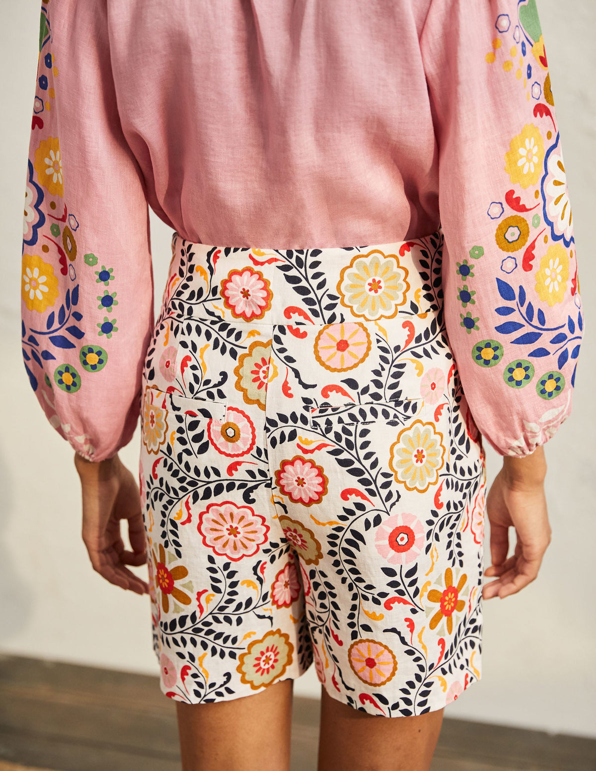 Short Georgina en lin-Ivoire, motif Opulent Garden - Image 3
